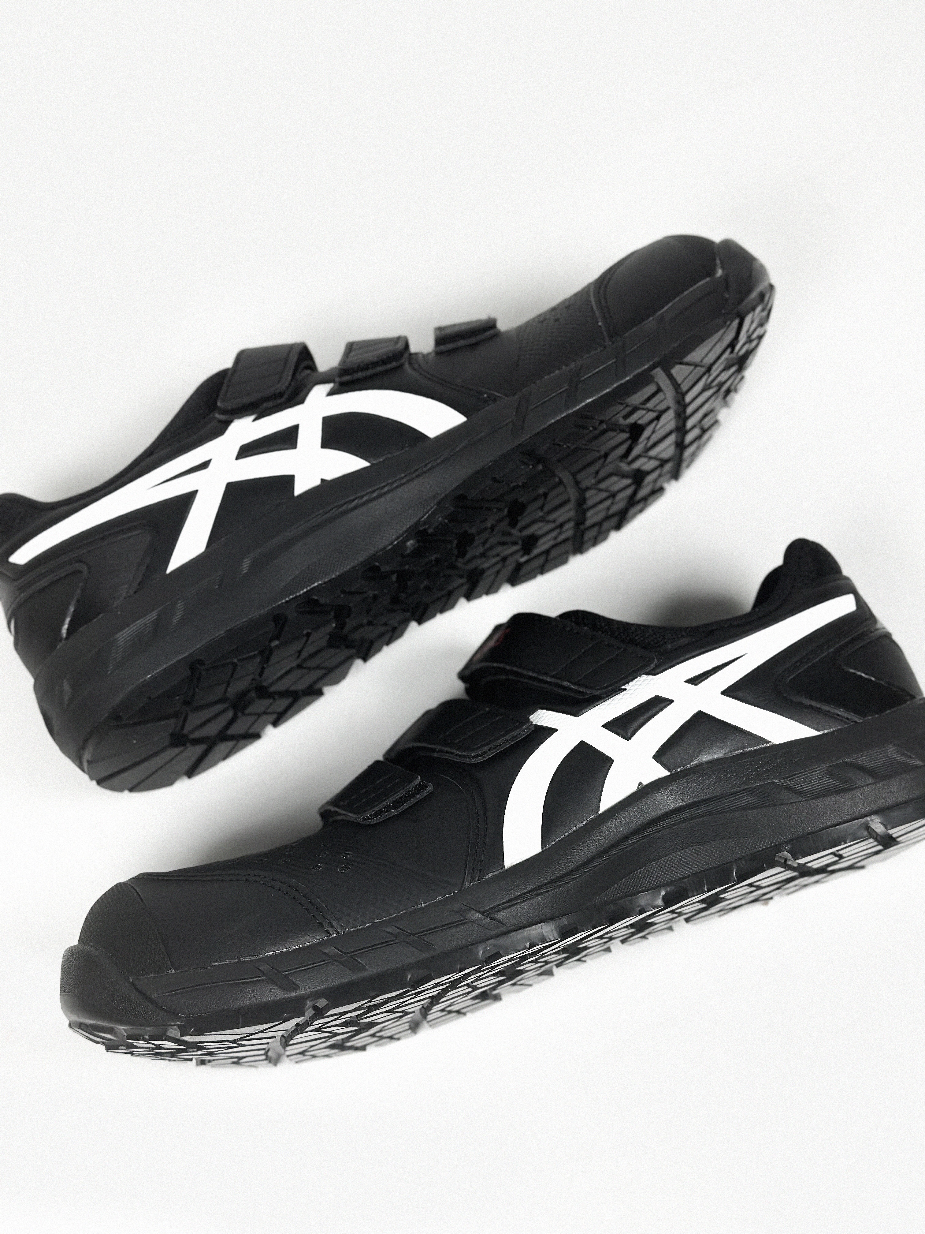 Asics Winjob CP112 Black - 2E Wide 착용 스타일