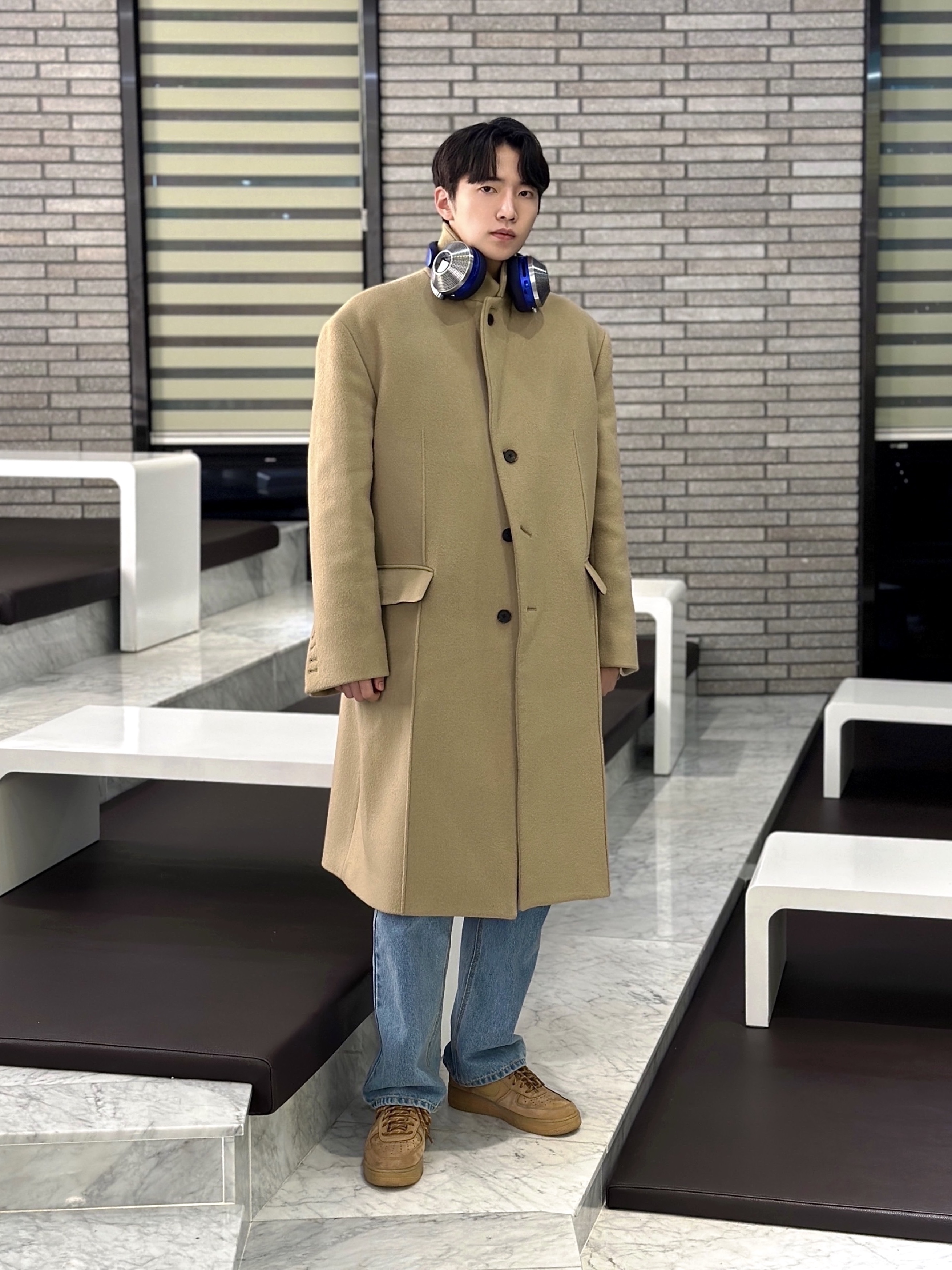 Nike Air Force 1 '07 WB Flax, Dyson Zone Noise Canceling Headphones Blue (Korean Ver.) 착용 스타일 - 2
