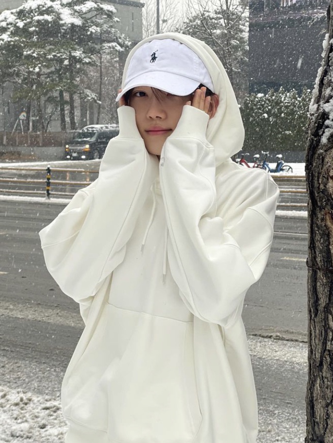 [30%적립] 폴로 랄프 로렌 코튼 치노 볼캡 화이트 착용 스타일