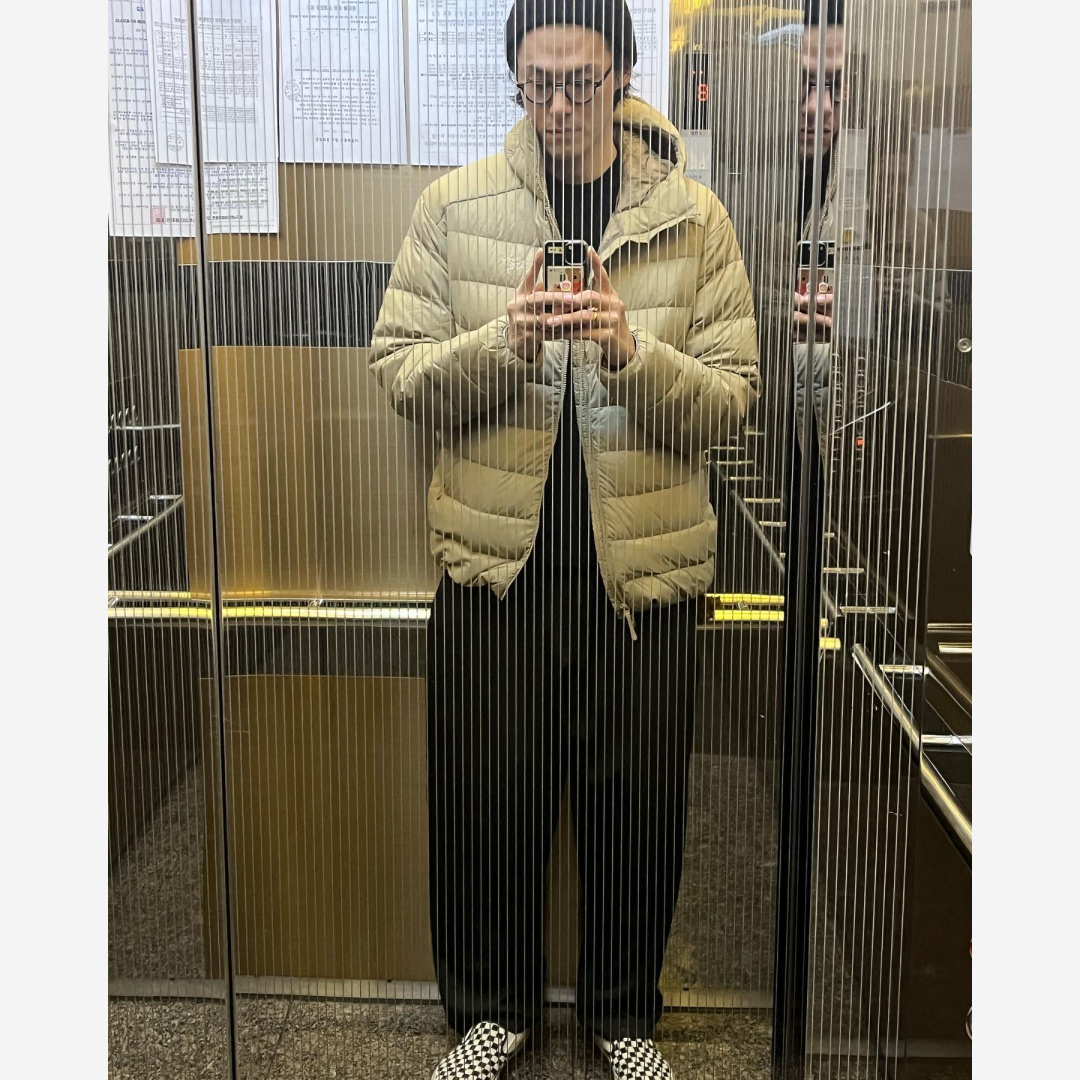 반스 볼트 OG 클래식 슬립온 체커보드 착용 스타일 - 2