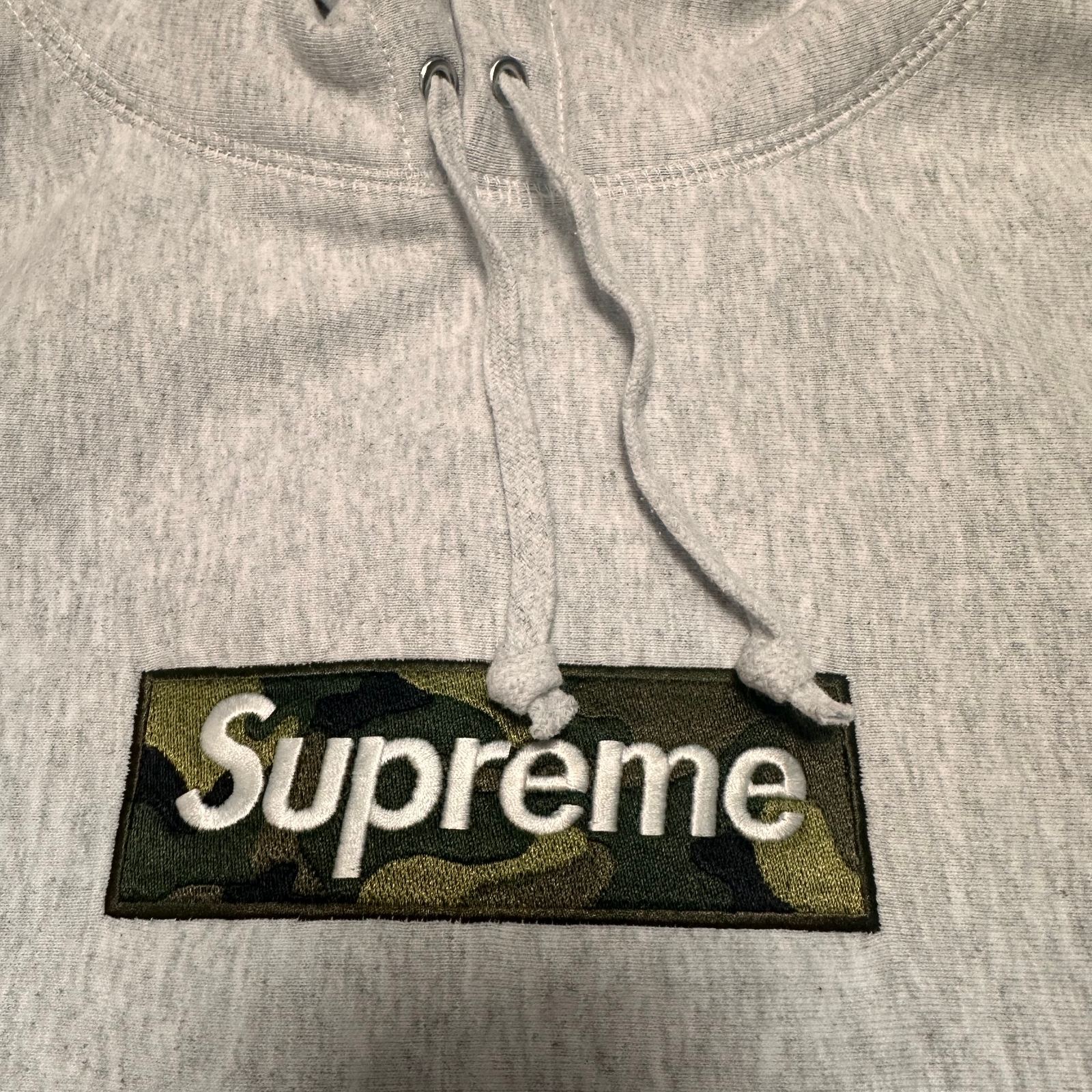 Supreme Box Logo Hooded Sweatshirt Ash Grey - 23FW 착용 스타일 - 2