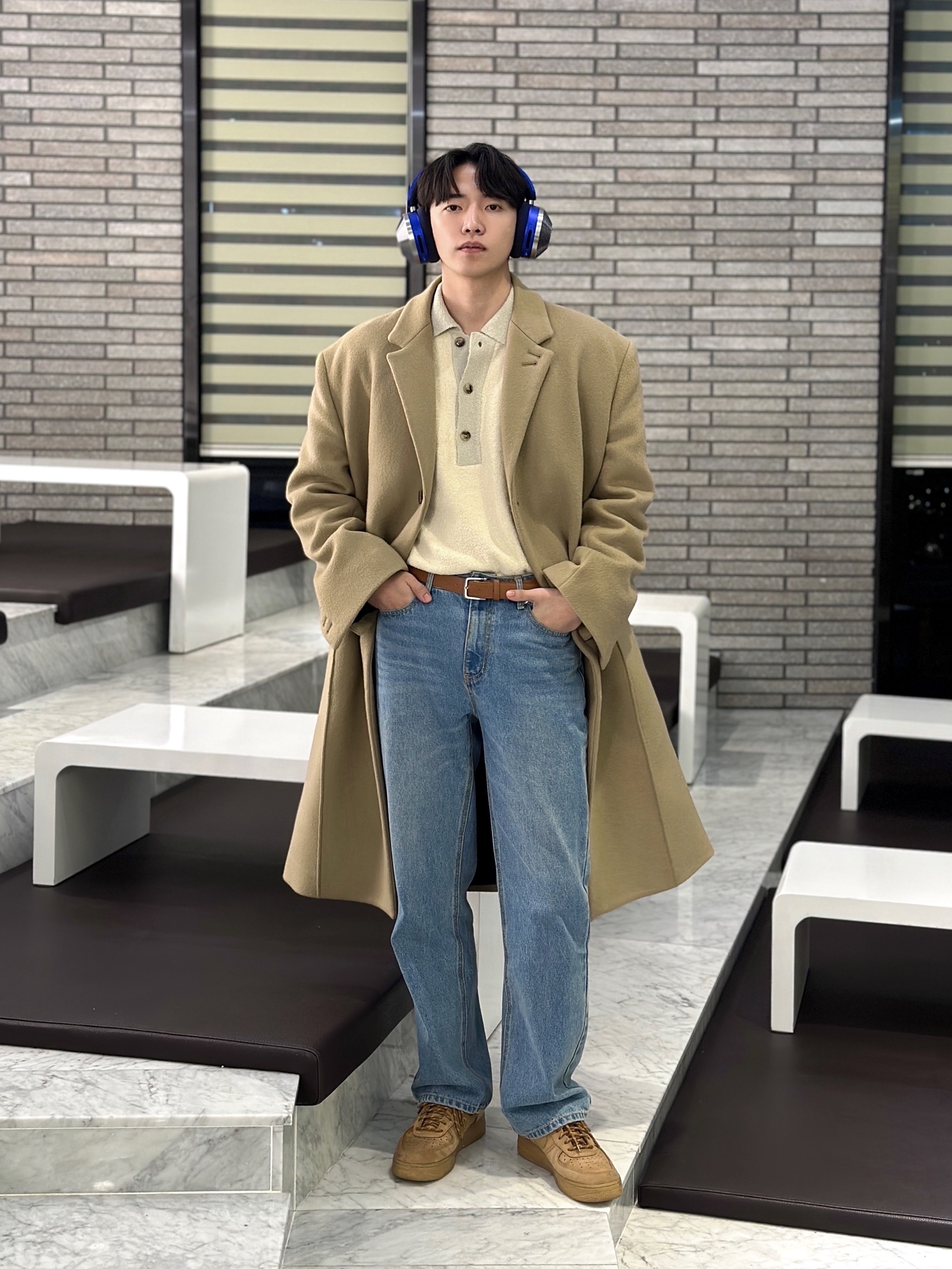 Nike Air Force 1 '07 WB Flax, Dyson Zone Noise Canceling Headphones Blue (Korean Ver.) 착용 스타일 - 4