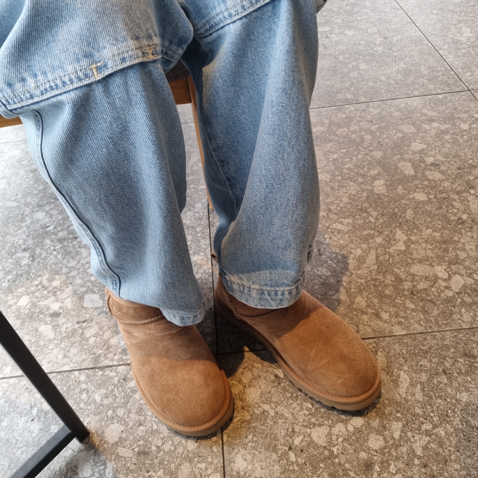 (W) UGG Classic Ultra Mini Boots Chestnut, Stussy Denim Double Knee Pants Stone Wash 착용 스타일 - 1