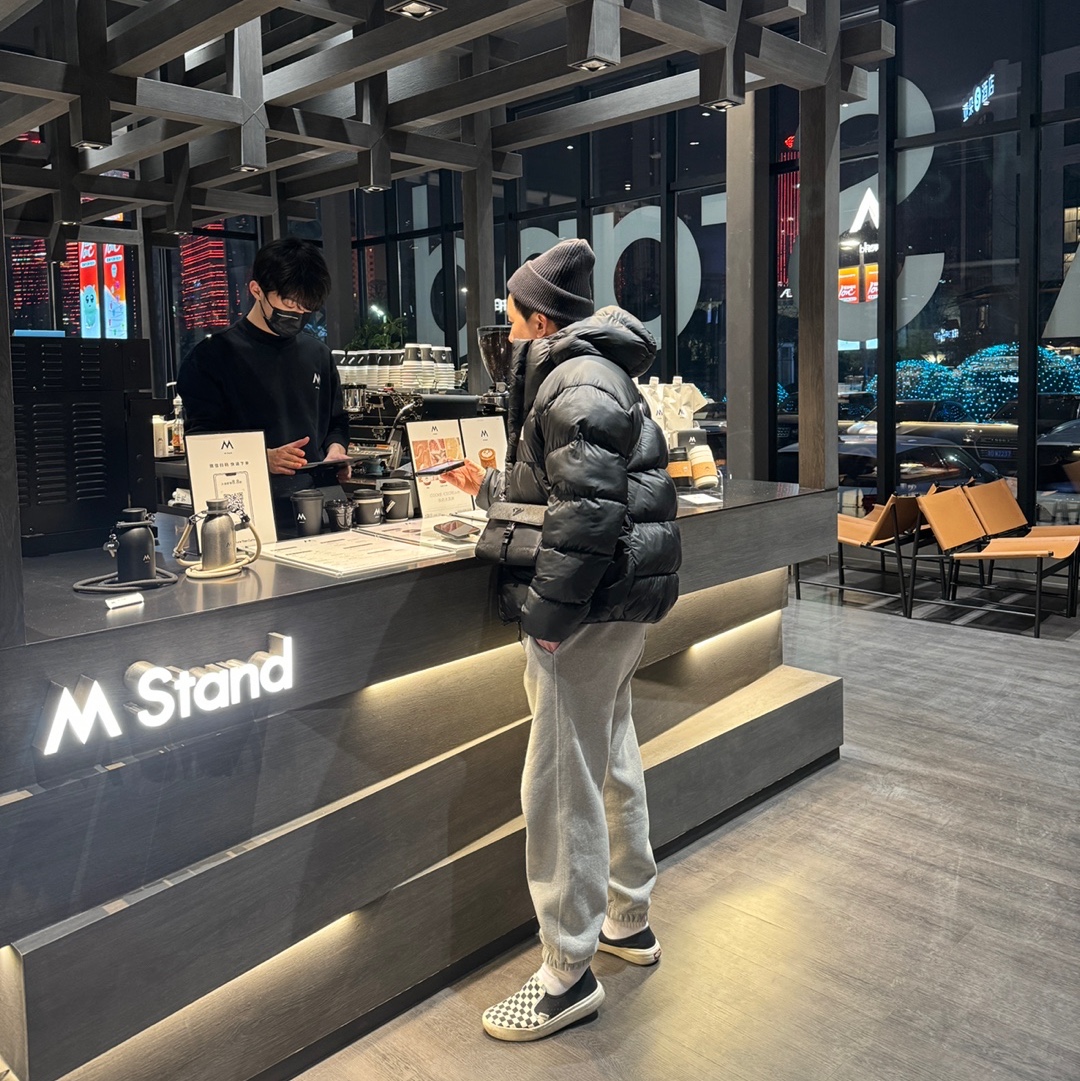 Nike ACG Therma-Fit ADV Lunar Lake Puffer Jacket Black - Asia, Nike NRG ACG Cuffed Beanie Black 착용 스타일