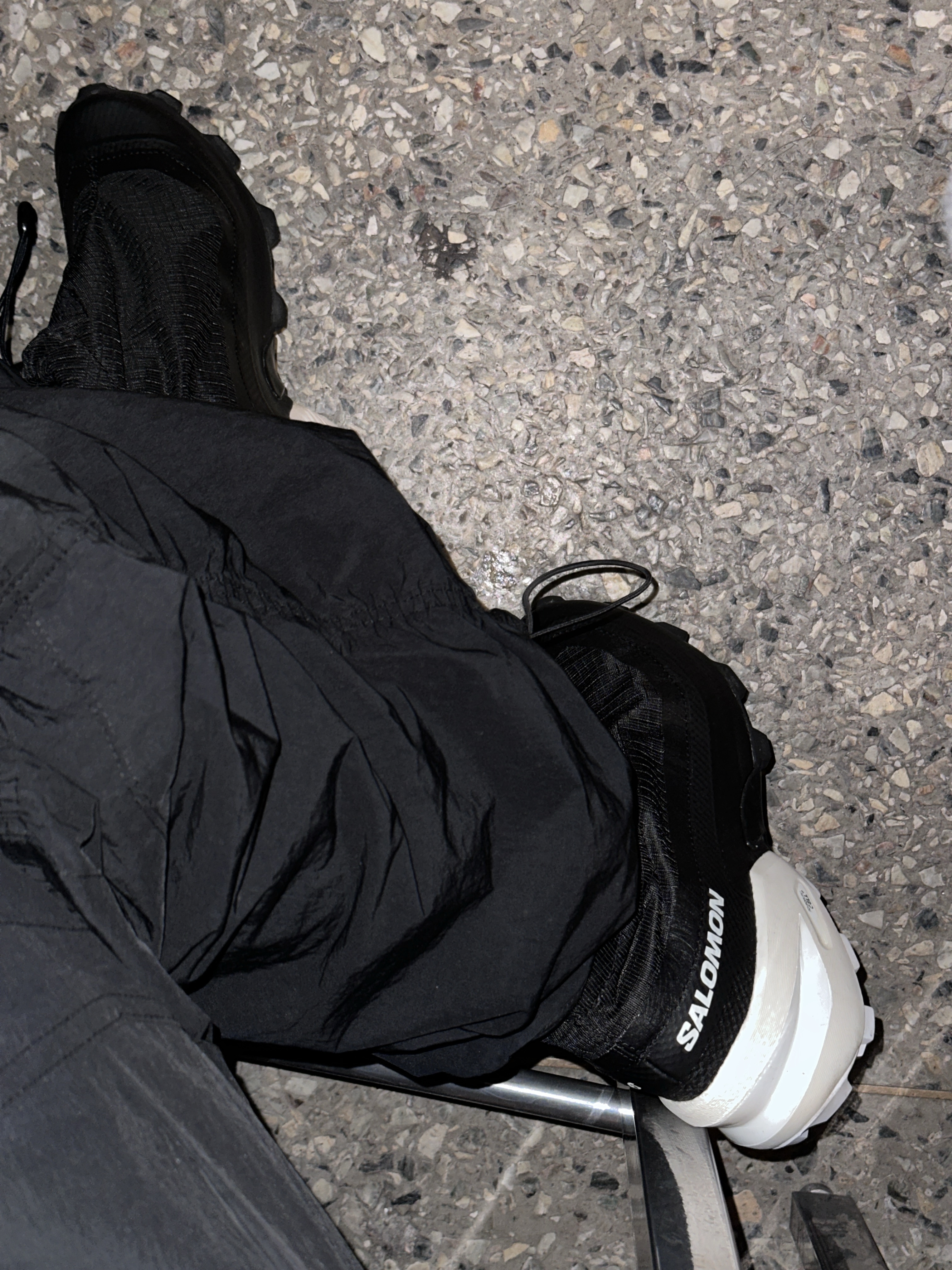 (W) The North Face White Label Novelty Nuptse Down Jacket Black, Salomon x MM6 Maison Margiela Cross Low Black 착용 스타일 - 2
