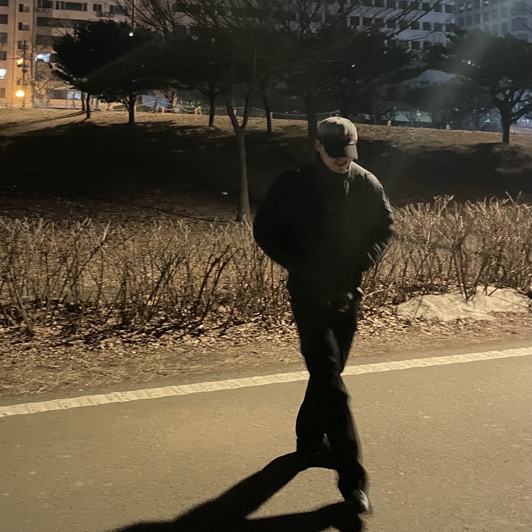 이티씨이 페이드아웃 캡 블랙, 나이키 x 앰부쉬 에어포스 1 로우 SP 블랙 착용 스타일 - 3