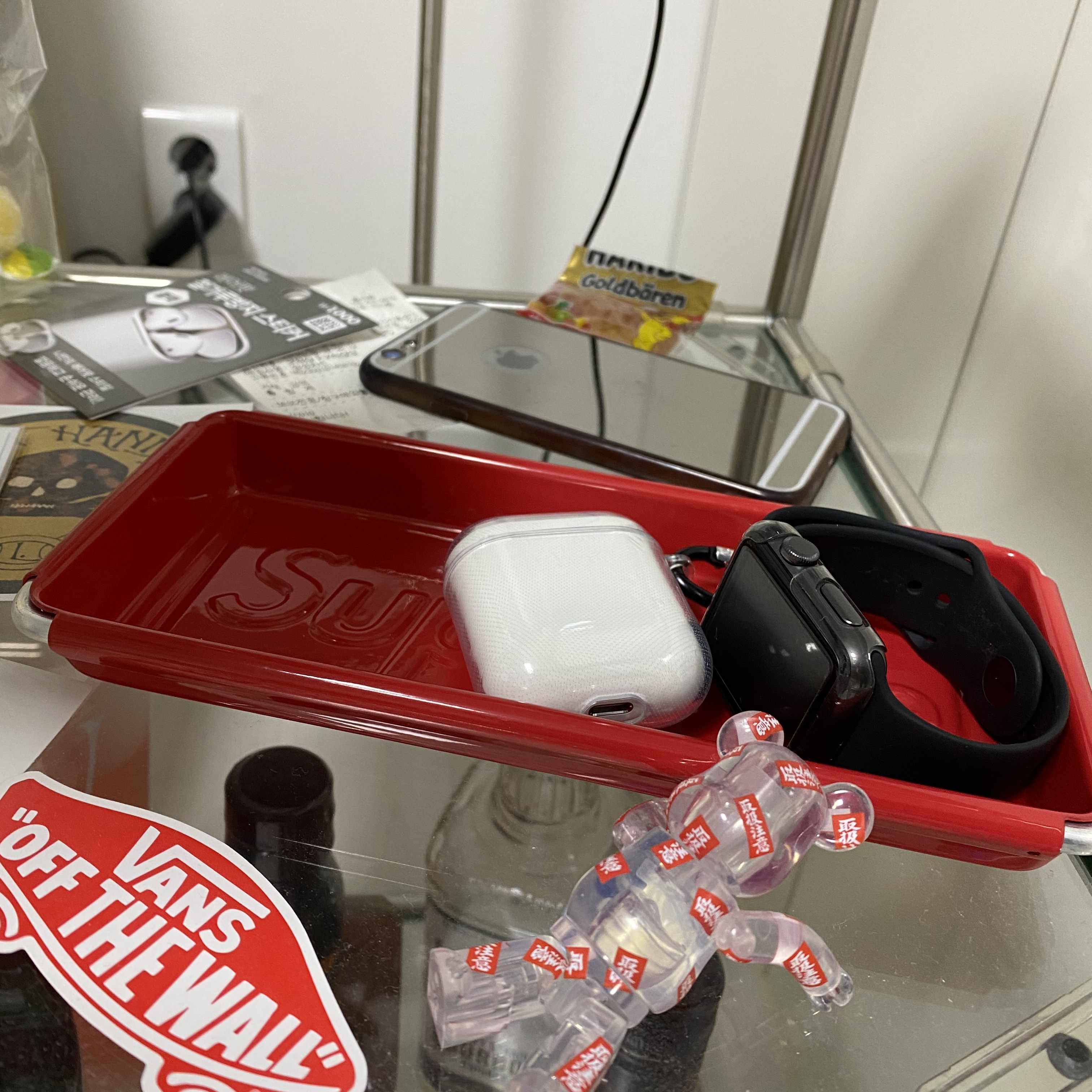 Supreme x Dulton Tray Red - 23SS 착용 스타일