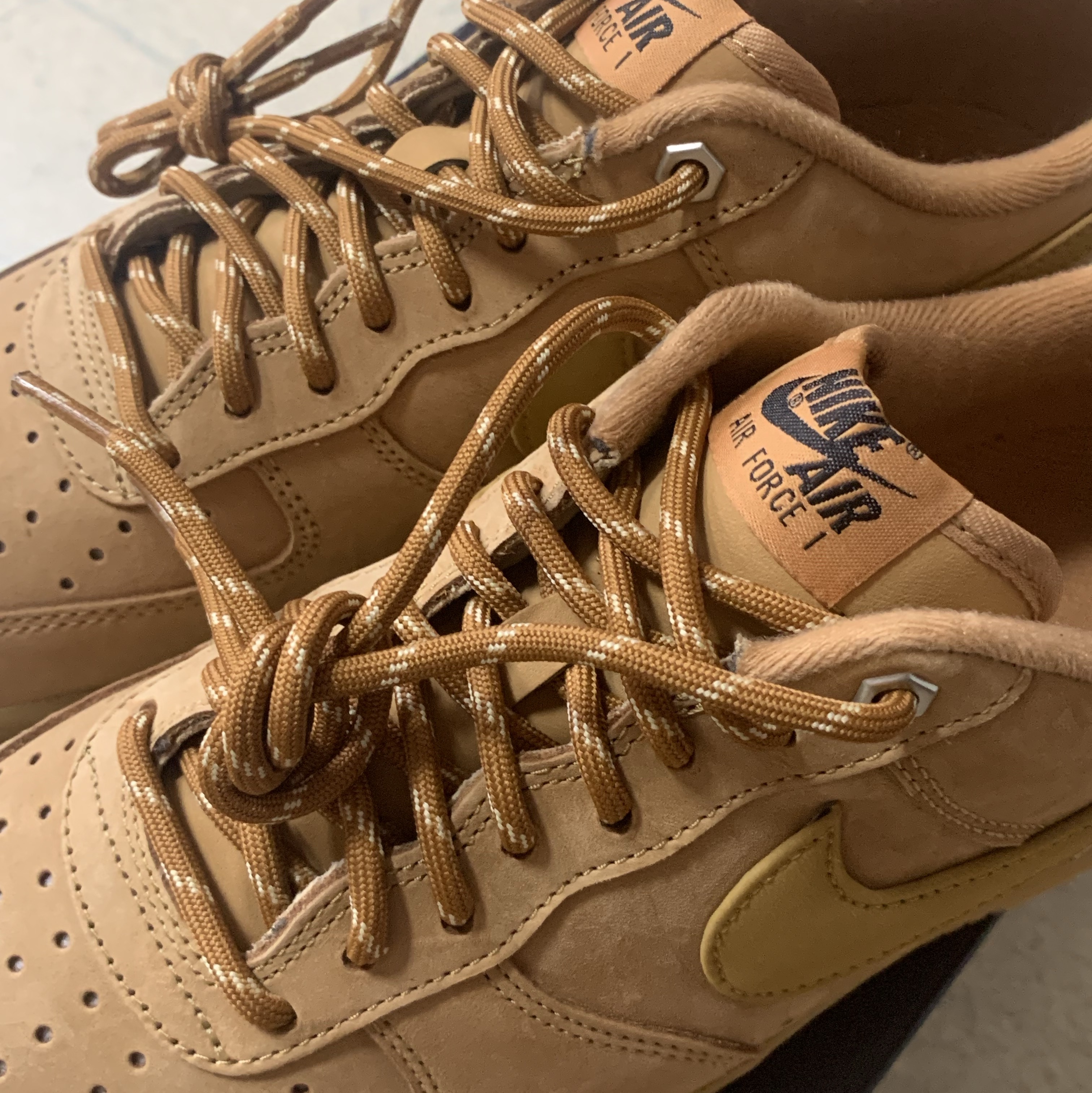 Nike Air Force 1 '07 WB Flax 착용 스타일