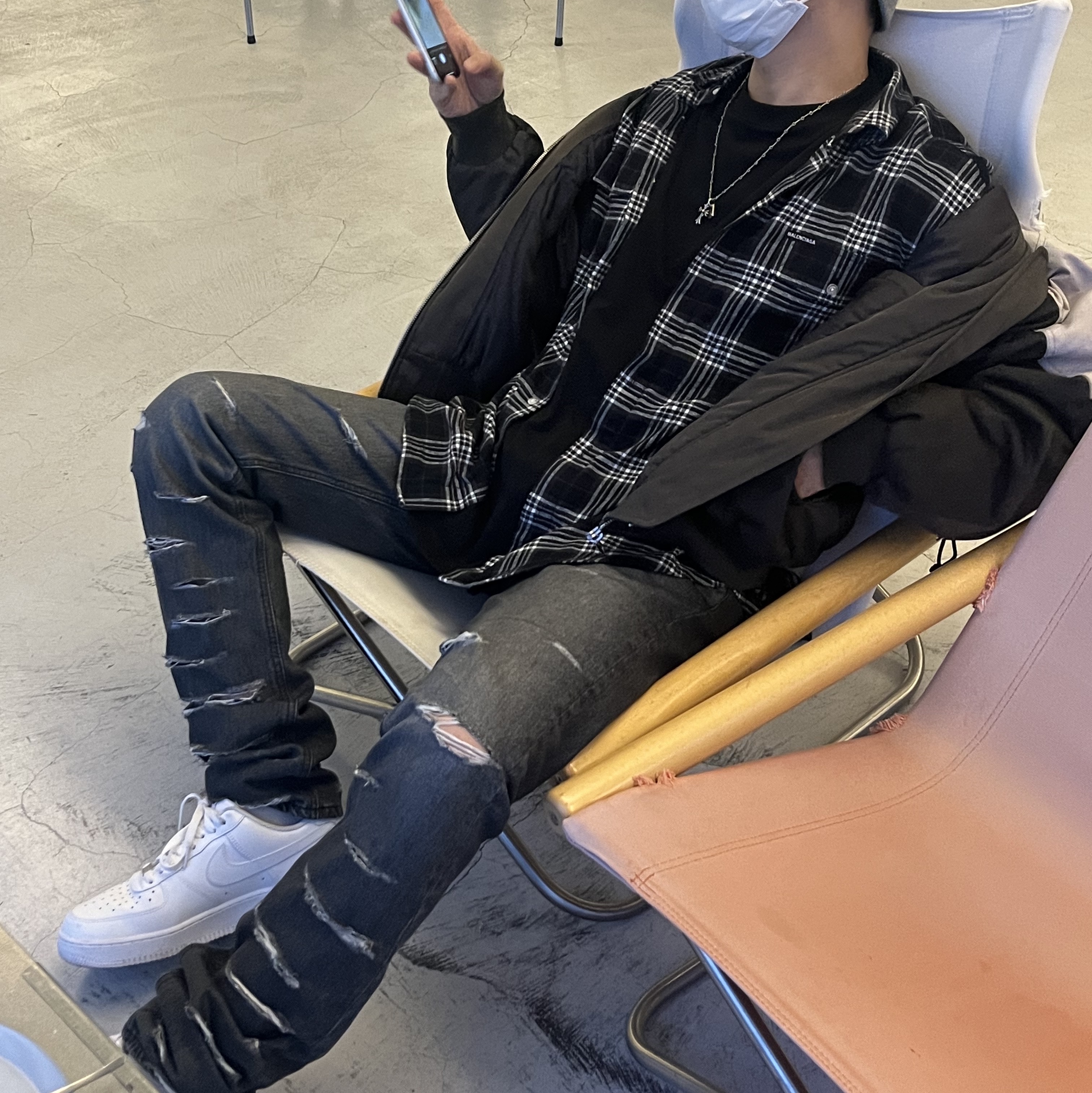 언더마이카 와니 카메 멀티 블록 포켓 터틀 봄버 드리프트우드 - 22FW, 언더마이카 엑디시스 디스트로이드 왁스 코팅 진 위드 코닉 섹션 옵시디언 - 22FW 착용 스타일