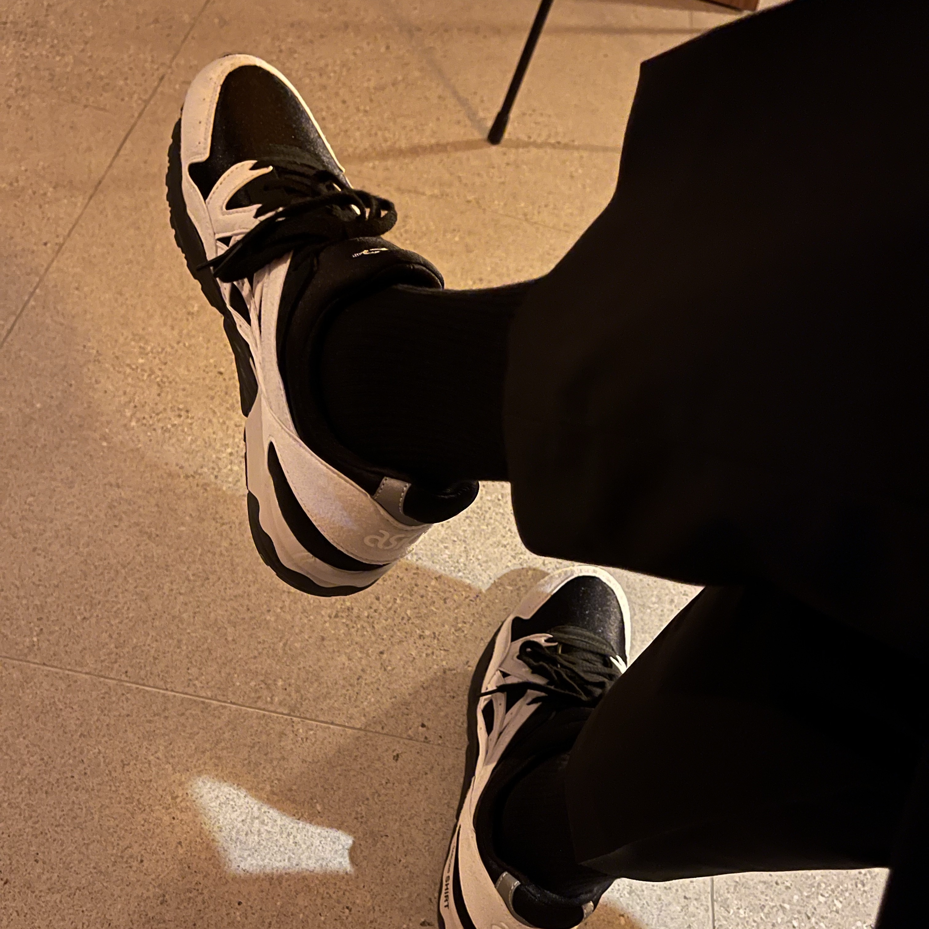 Asics x Comme des Garcons Shirt Gel-Lyte V Black White 착용 스타일