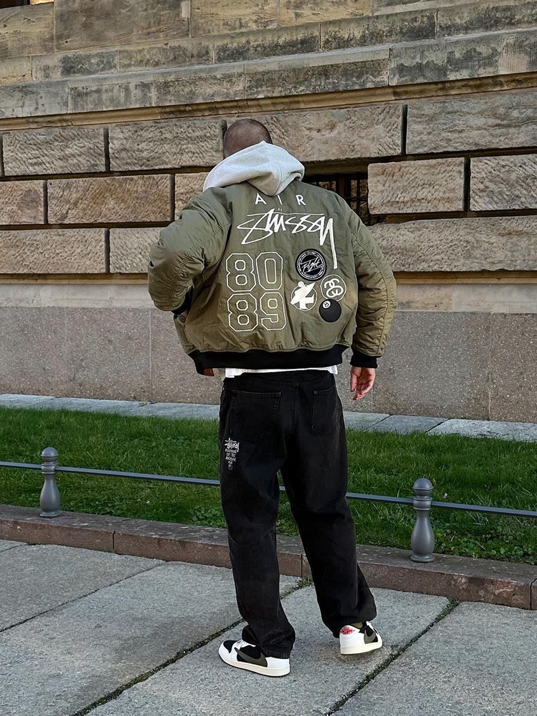 Stussy 40th Anniversary IST Jacket (Ny.LT.La), Nike x Stussy Reversible Jacket Medium Olive (FJ9153-222) 착용 스타일 - 5