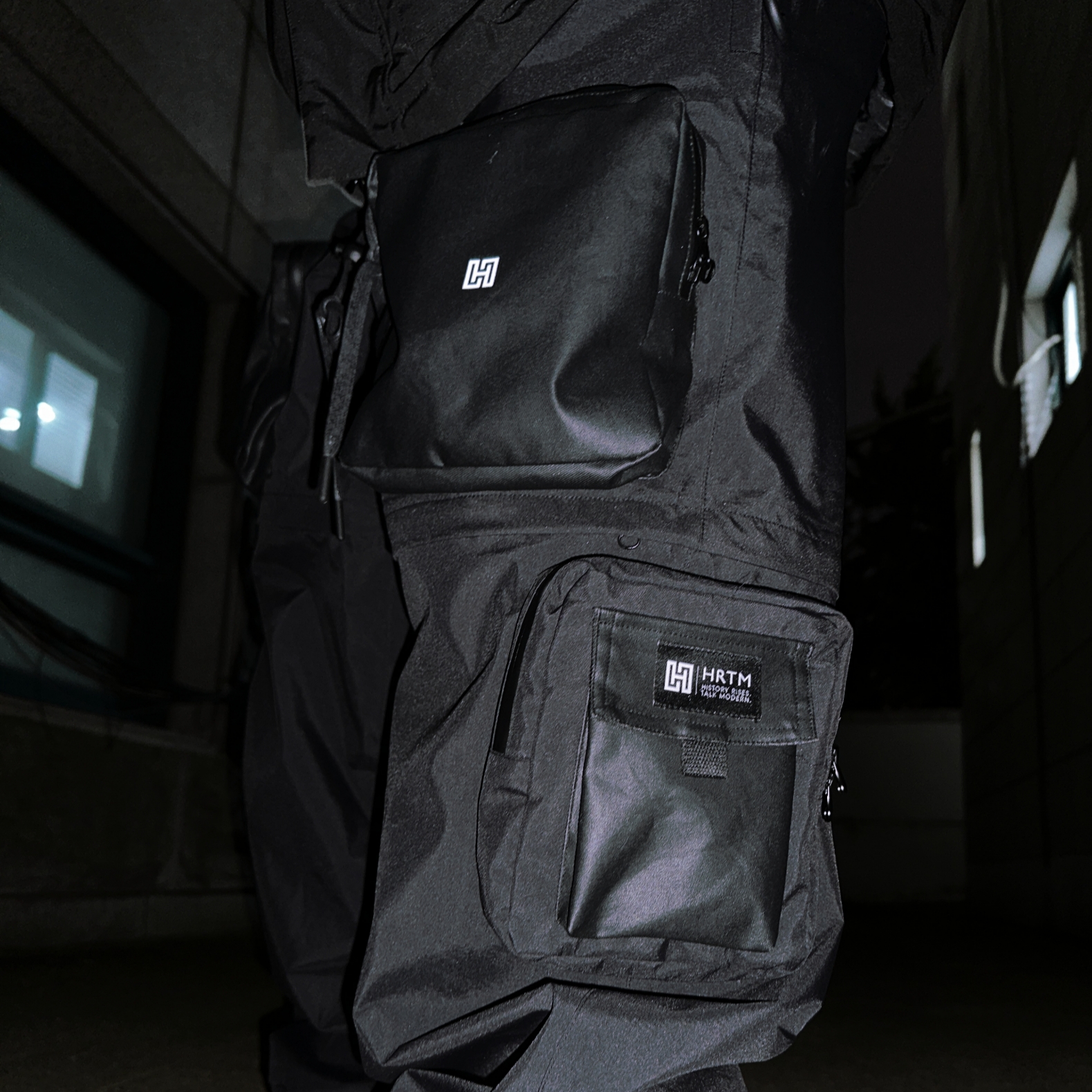 HRTM M103  Zip-Off 3L Pants Black, HRTM H112 Over-Sized Duck Down Jacket Black 착용 스타일 - 2