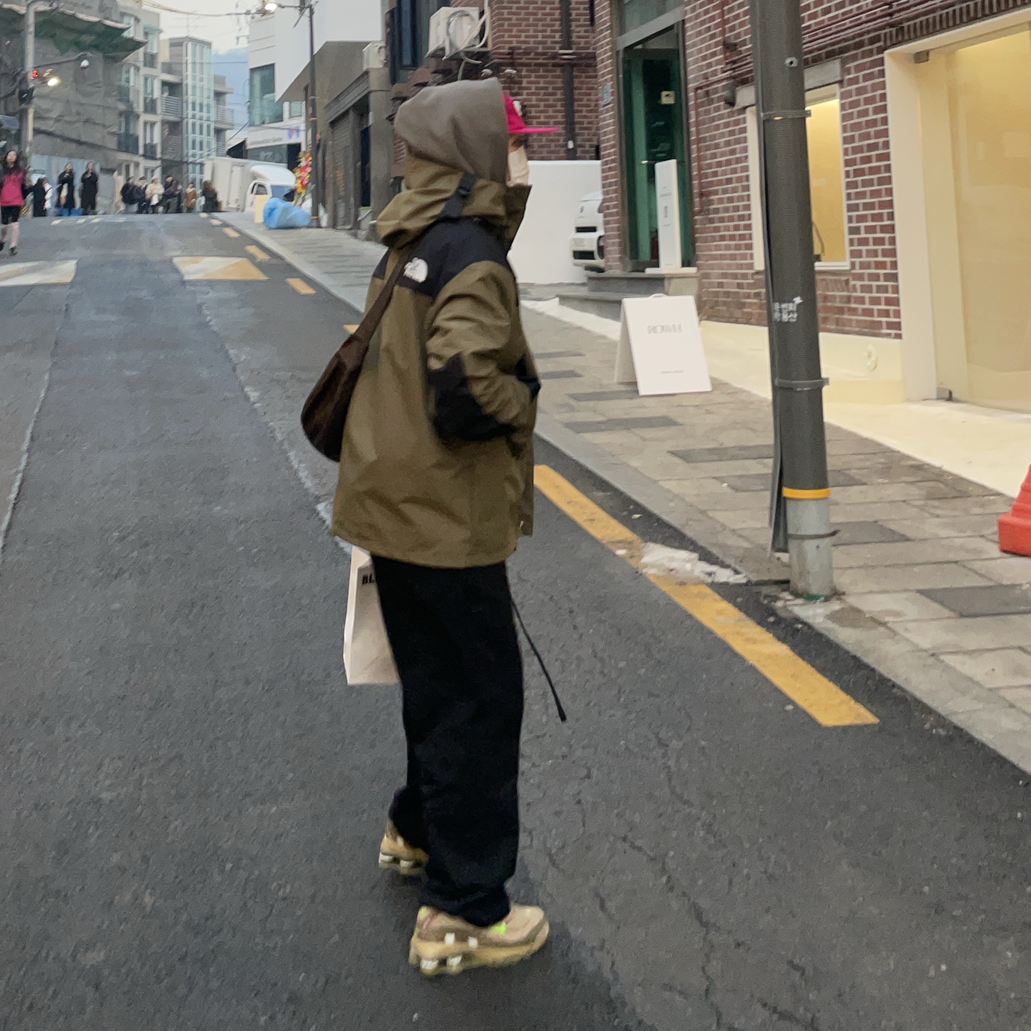 Supreme Snap Pocket Camp Cap Dark Magenta - 23FW, Apple AirPods Max Lightning Space Gray (Korean Ver.) 착용 스타일 - 2