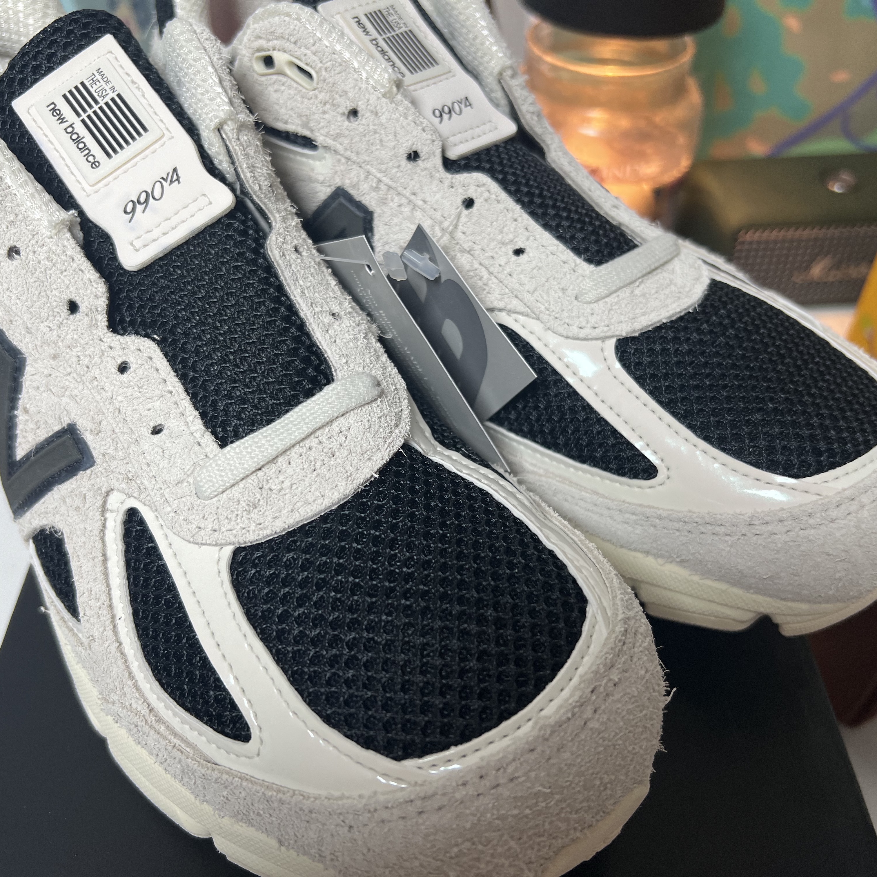New Balance x Joe Freshgoods 990v4 Made in USA White Black 착용 스타일 - 2