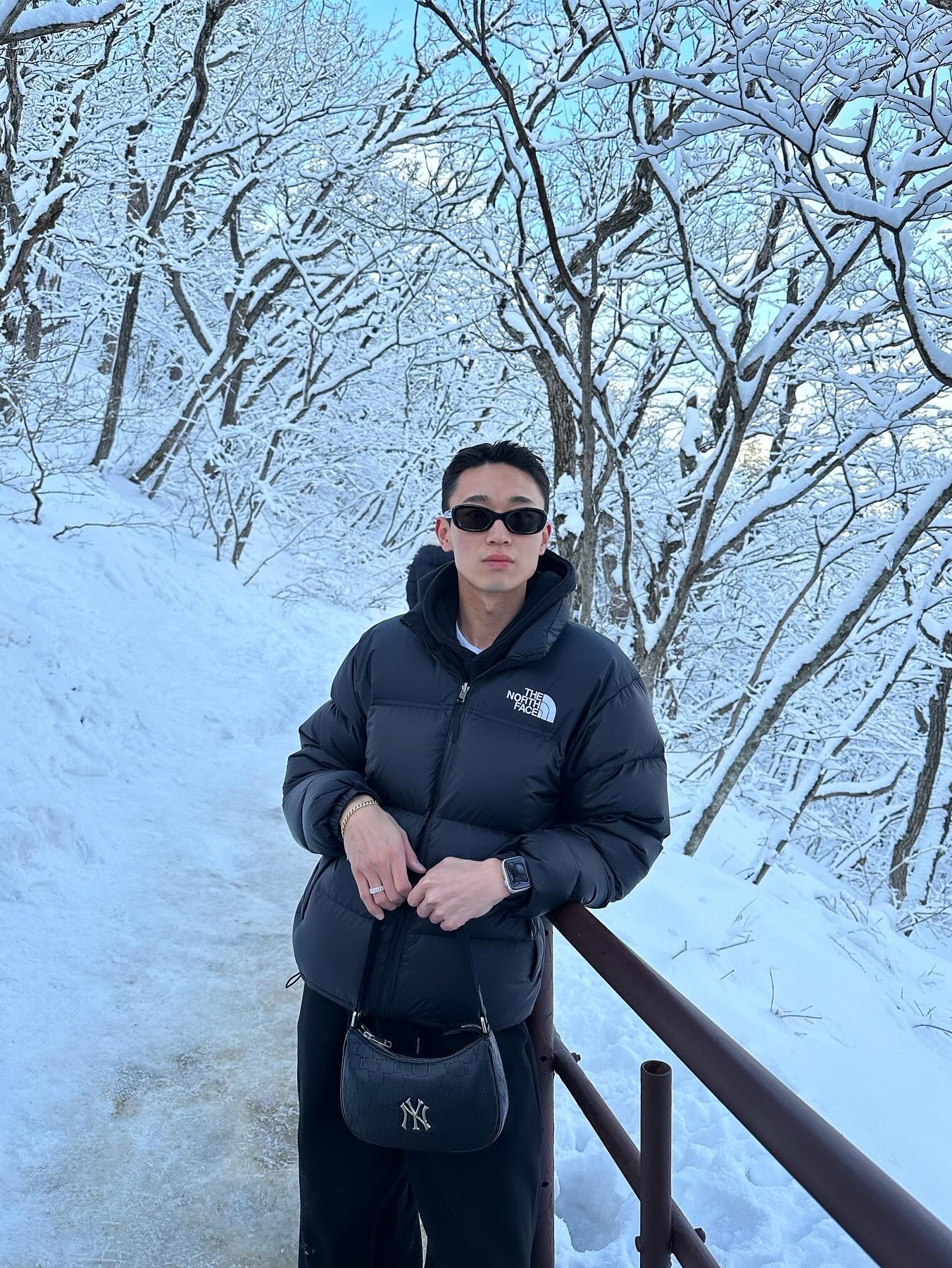 The North Face 1996 Eco Nuptse Jacket Black, Gentle Monster Tambu 01 Black 착용 스타일 - 1