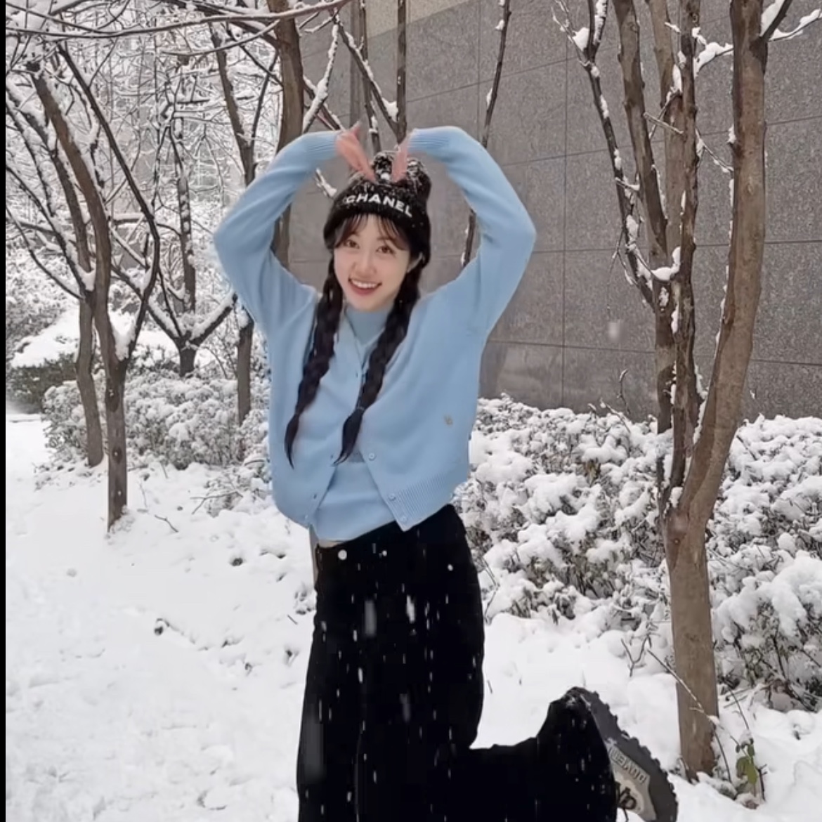 (W) Chanel Beanie Cashmere & Black 착용 스타일