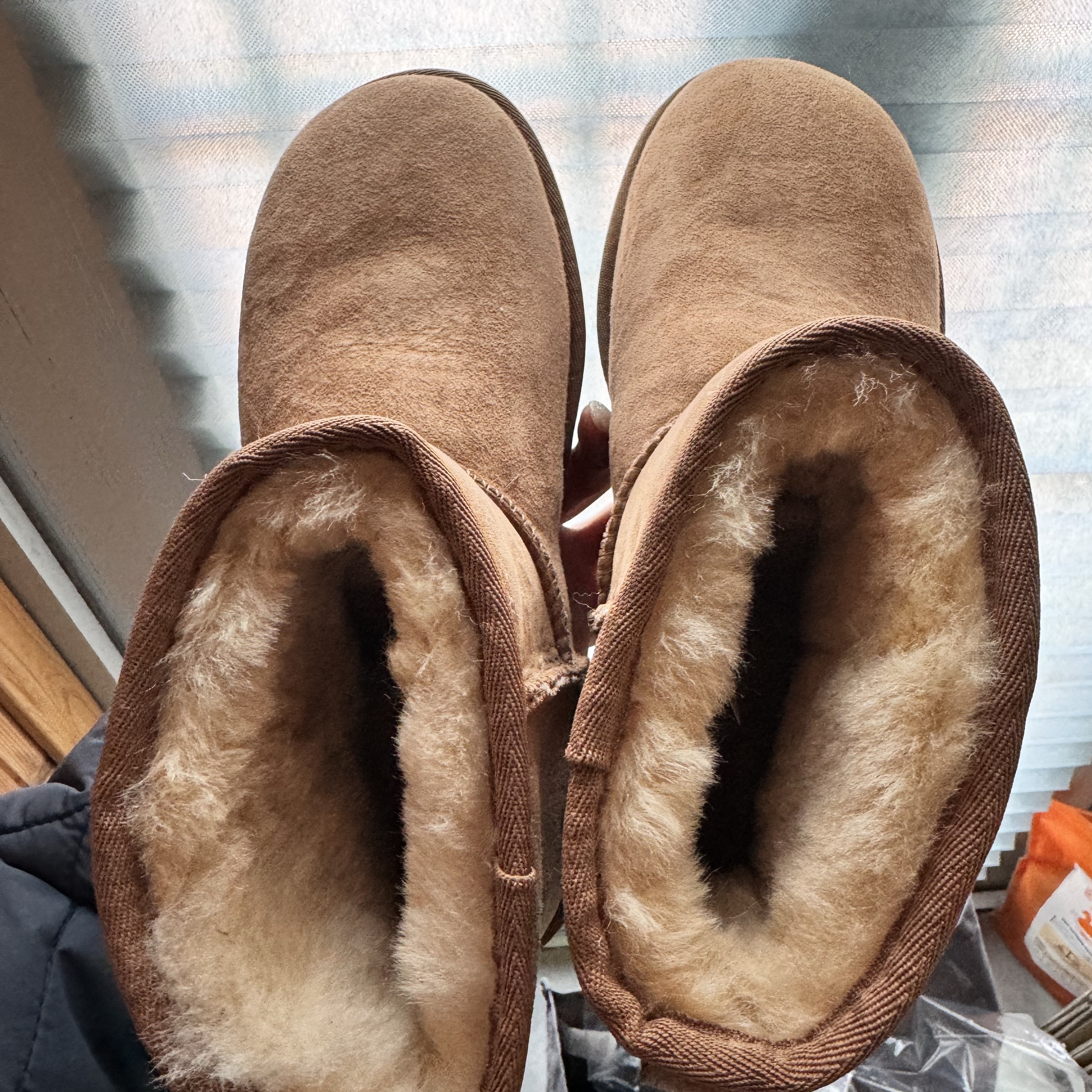 (W) UGG Classic Mini II Boots Chestnut 착용 스타일 - 1