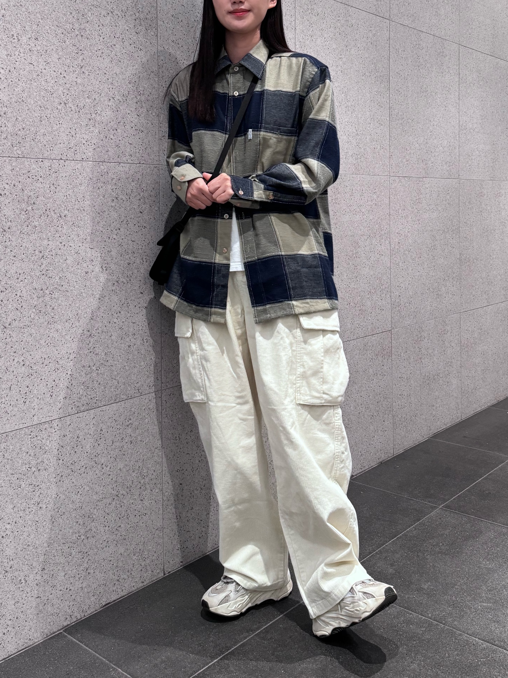 Adidas Yeezy Boost 700 V2 Static 2018 착용 스타일 - 2