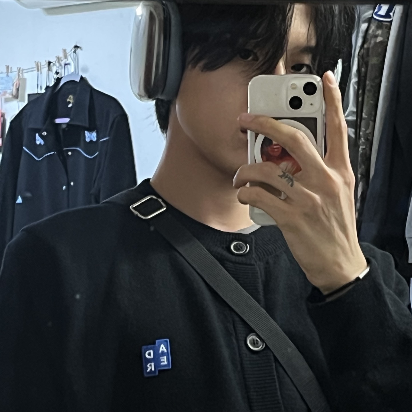 Ader Error Sig; TRS/BL Tag Cardigan 02 Black 착용 스타일