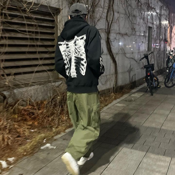 Stussy Rib Cage Zip Hoodie Black White 착용 스타일