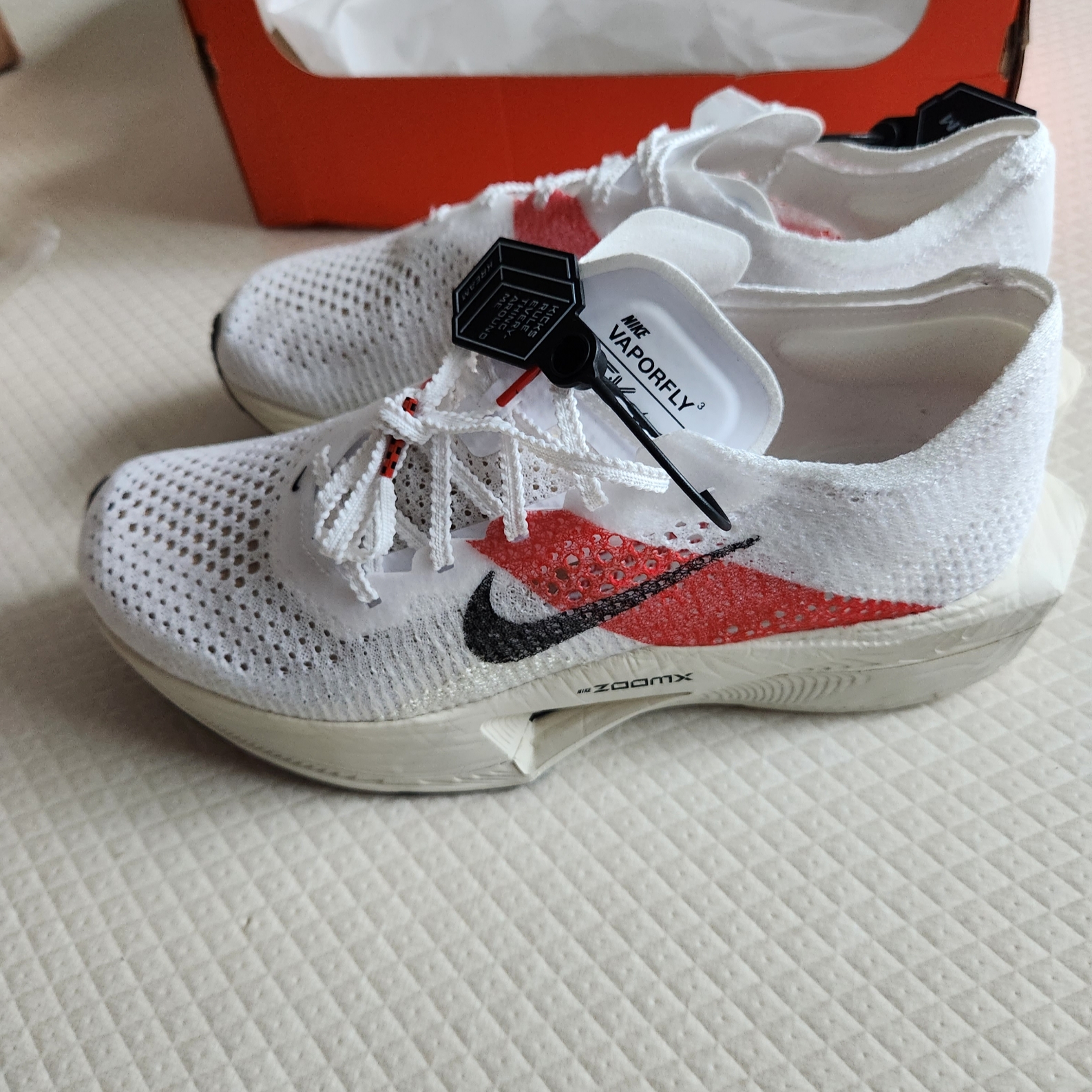 Nike ZoomX Vaporfly Next% 3 Eliud Kipchoge 착용 스타일 - 2