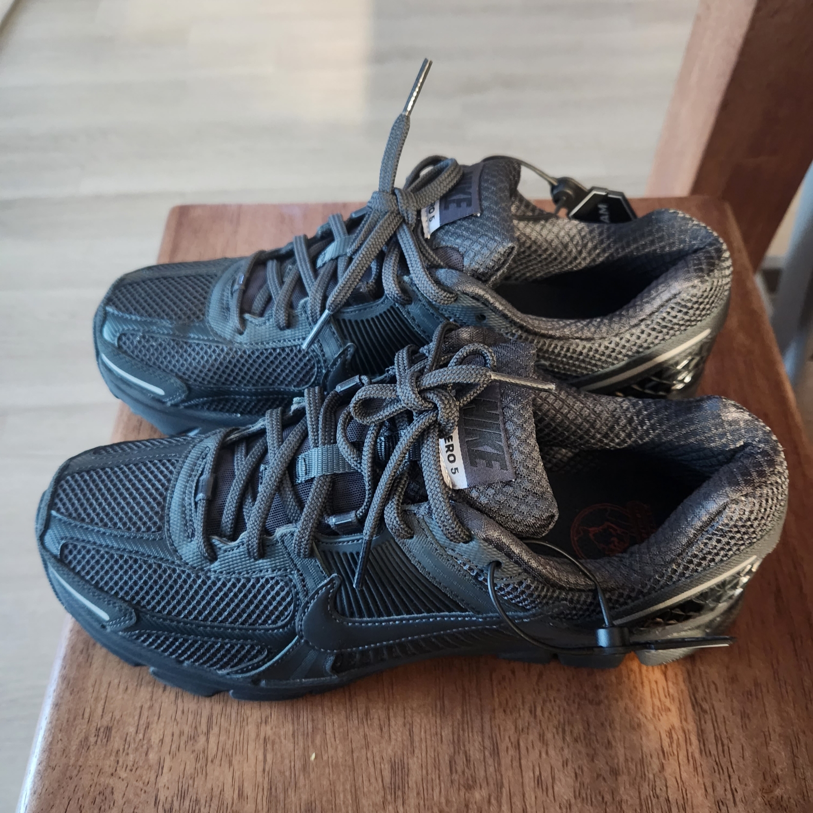 Nike Zoom Vomero 5 SP Anthracite 2023 착용 스타일 - 2