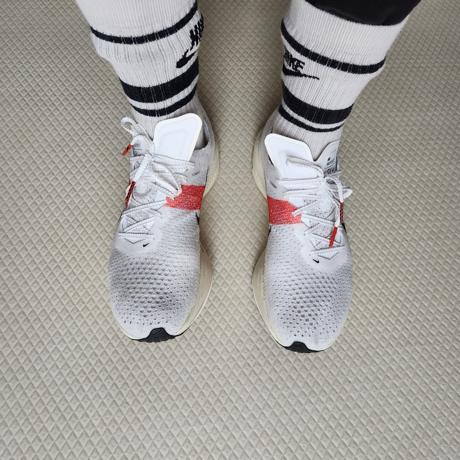 Nike ZoomX Vaporfly Next% 3 Eliud Kipchoge 착용 스타일 - 3