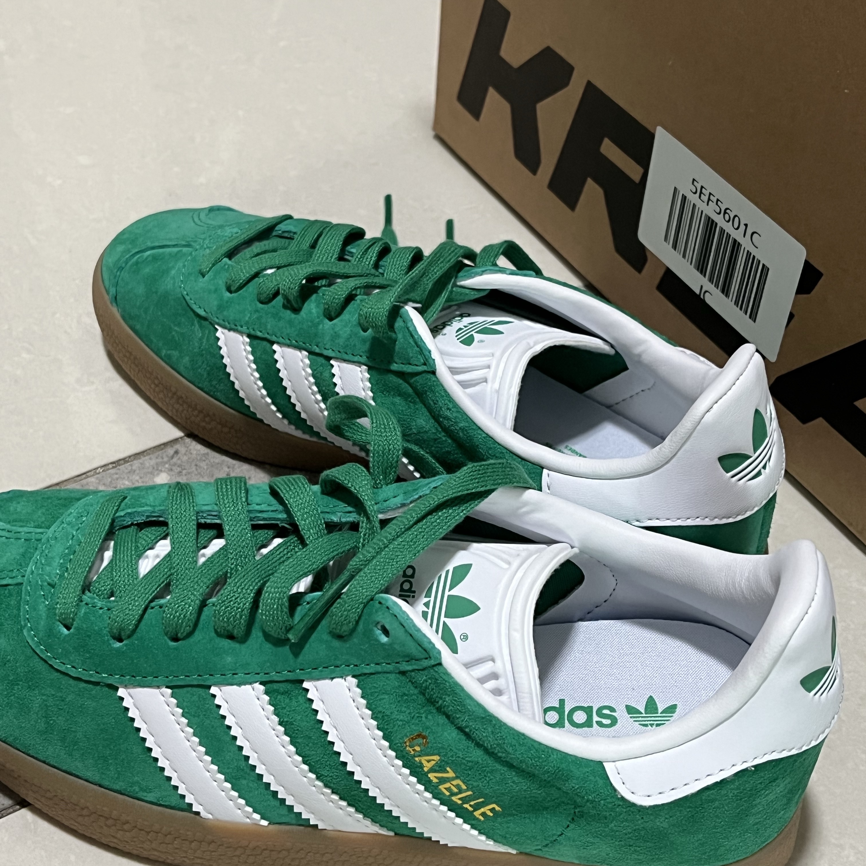Adidas Gazelle Court Green Cloud White 착용 스타일