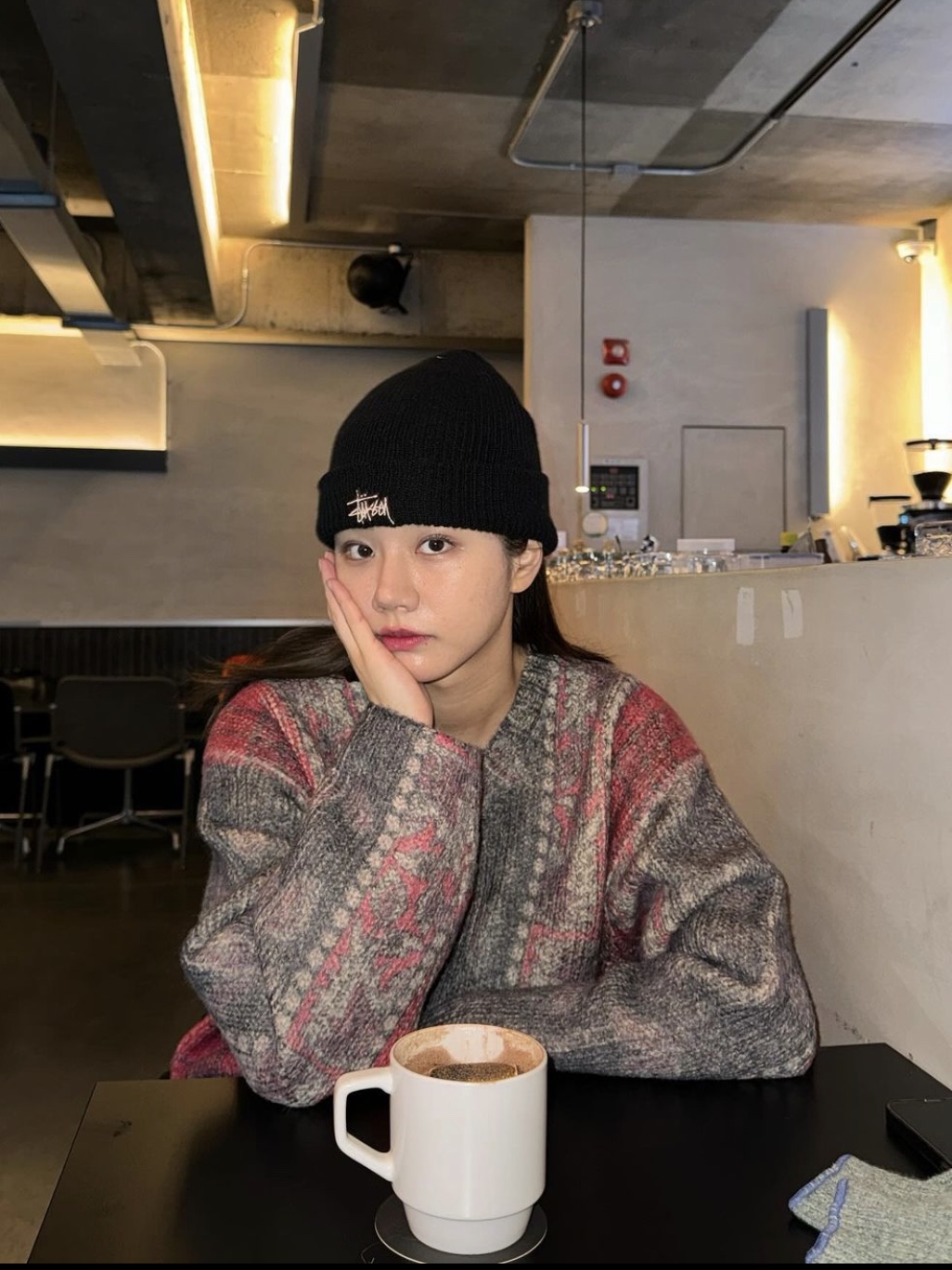 Stussy Basic Cuff Beanie Black 착용 스타일