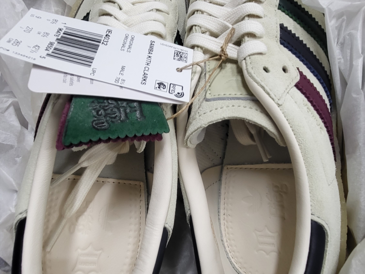 Adidas x Clarks x Ronnie Fieg 8th Street Samba Chalk White Collegiate Green 착용 스타일 - 3