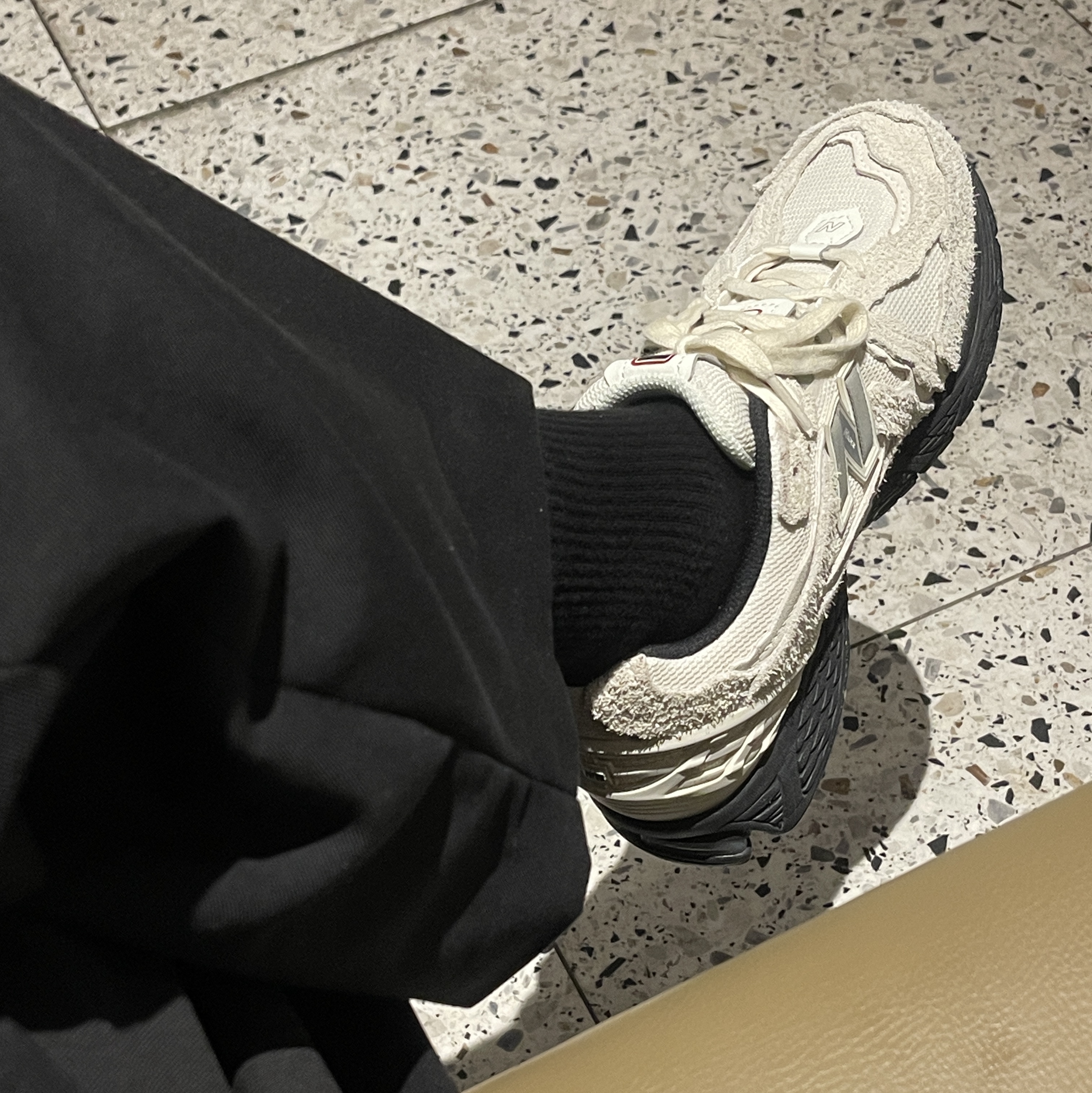 New Balance 1906D Protection Pack Beige 착용 스타일