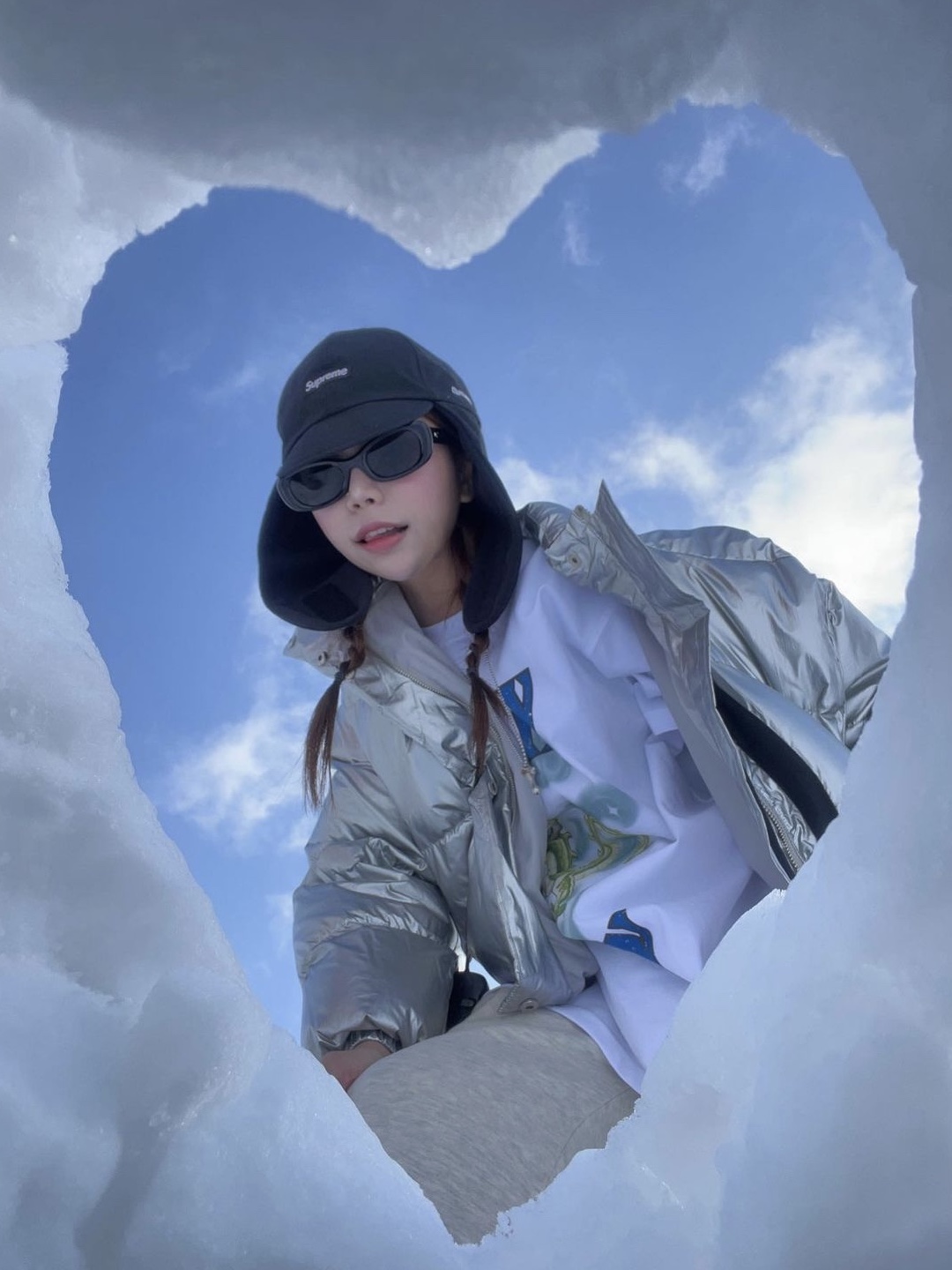 Supreme Gore-Tex Earflap Cap Black - 23FW, Open Yy Lucky Blue Dragon Long Sleeve T-Shirt White 착용 스타일 - 1