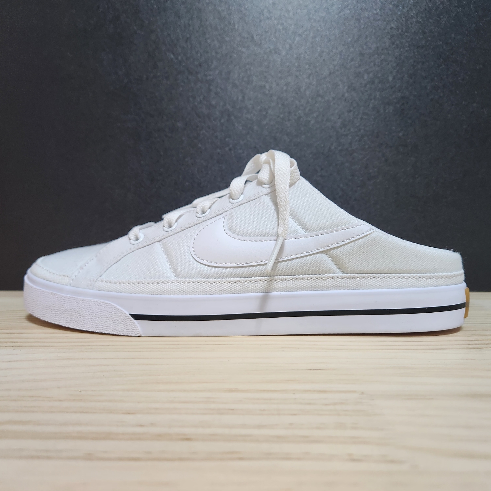 (W) Nike Court Legacy Mule White 착용 스타일