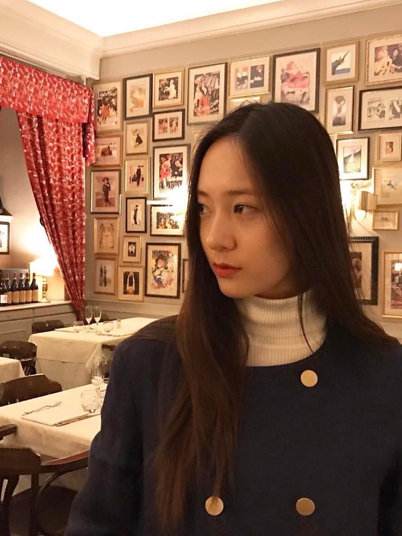 Prada Technical Jersey Mock Turtleneck White, (W) Miu Miu Cotton Turtleneck Jersey White 착용 스타일 - 4