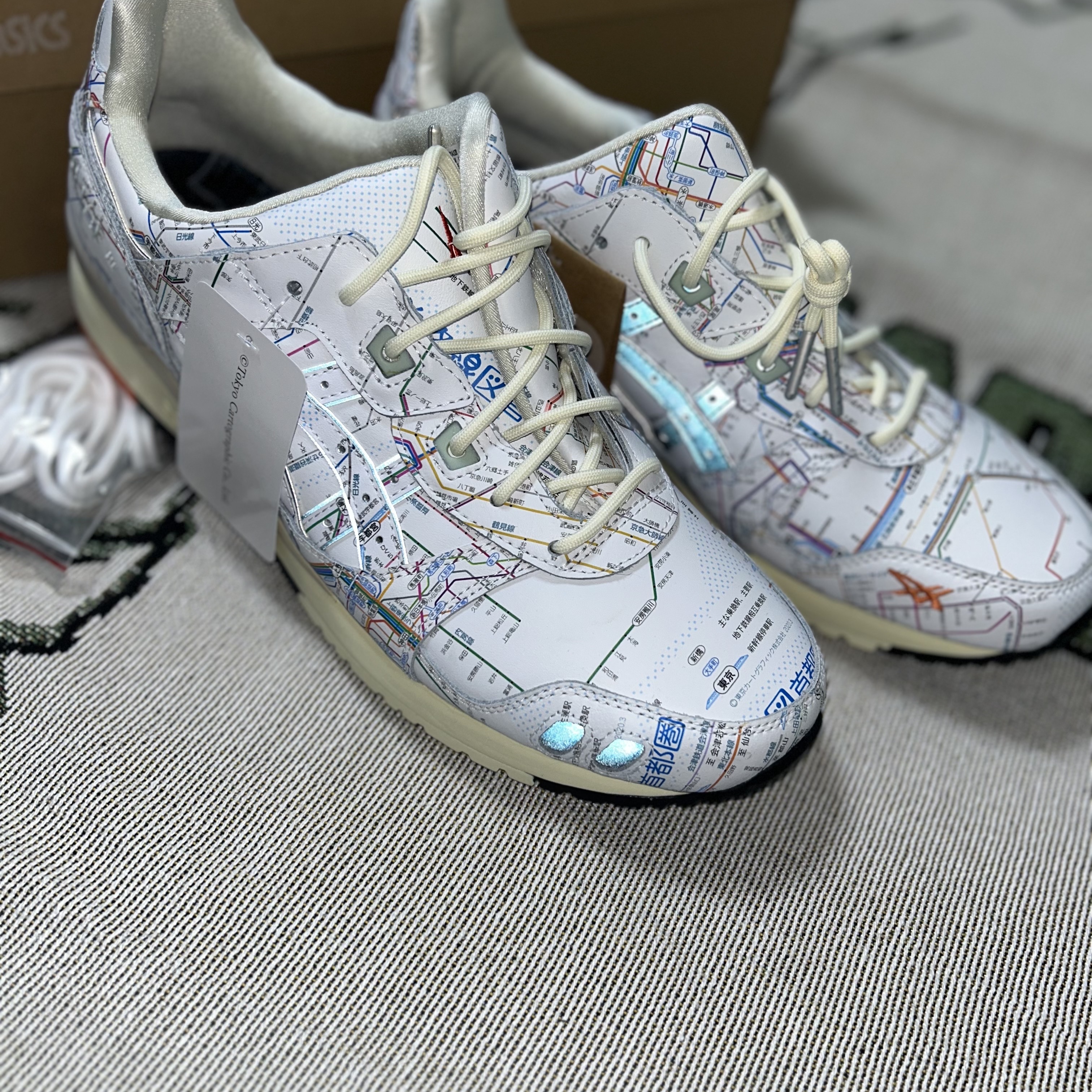 Asics x Atmos Gel-Lyte III OG Subway Pack Tokyo 착용 스타일 - 3