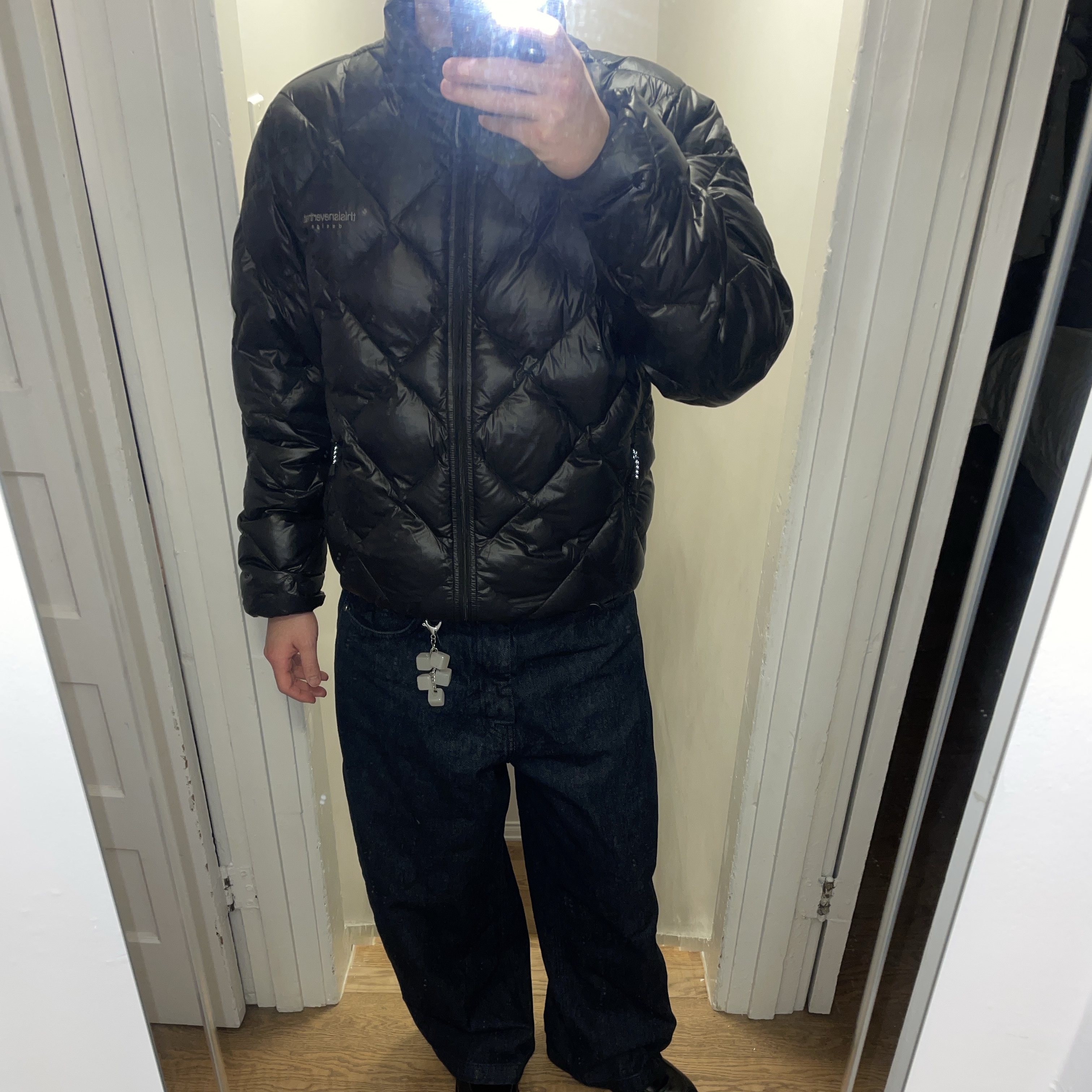 thisisneverthat Ultralight Down Jacket Black 착용 스타일 - 3