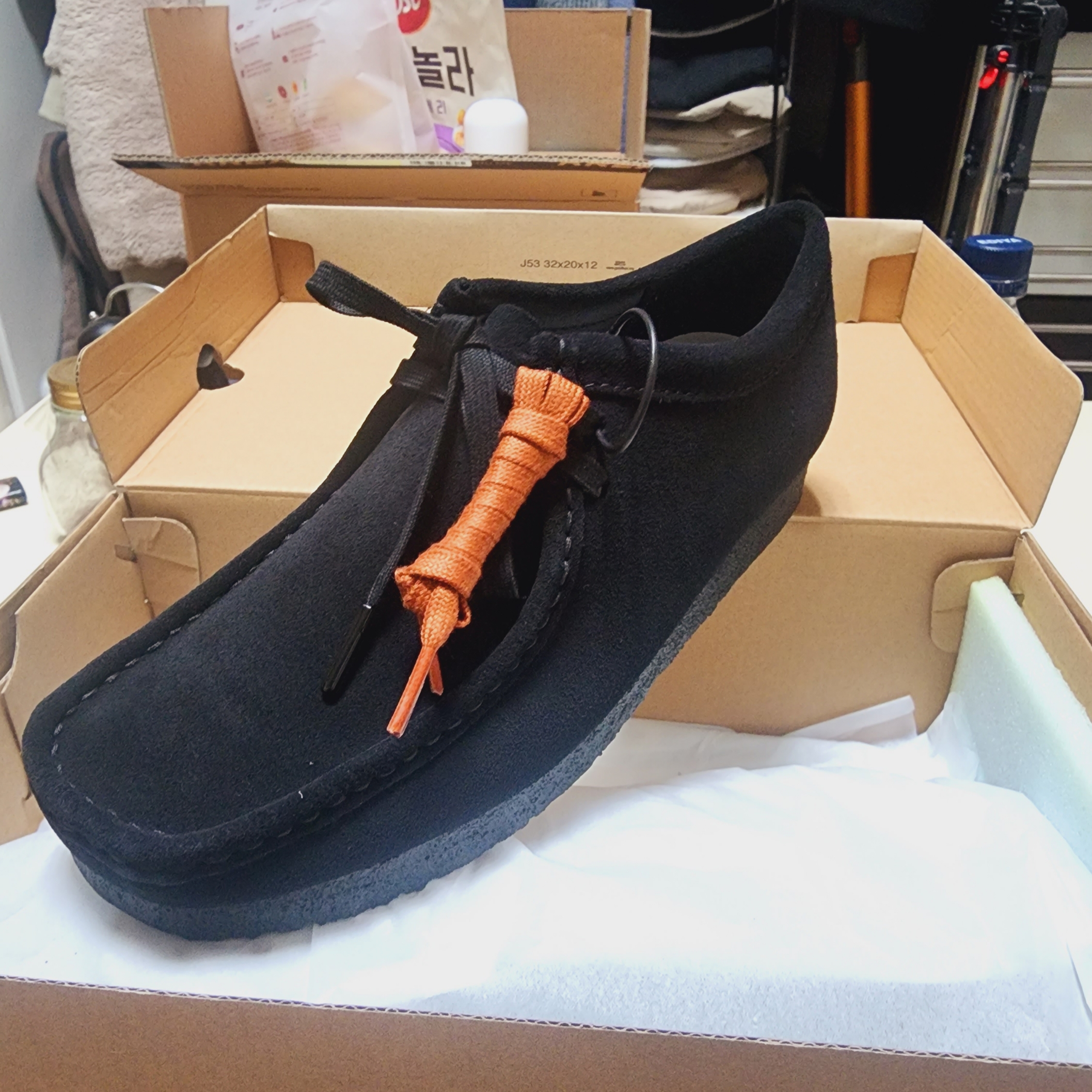 Clarks Wallabee Black Suede 착용 스타일