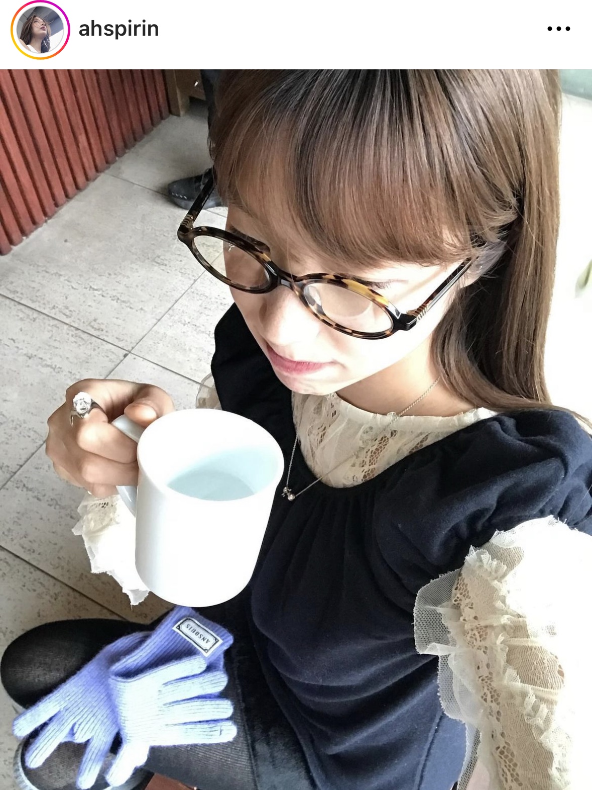 (W) Miu Miu Regard Sunglasses Blue Lenses Honey Tortoiseshell Acetate Standard fit, (W) Miu Miu Regard sunglasses Blue Lenses Honey Tortoiseshell Acetate Alternative fit 착용 스타일 - 2