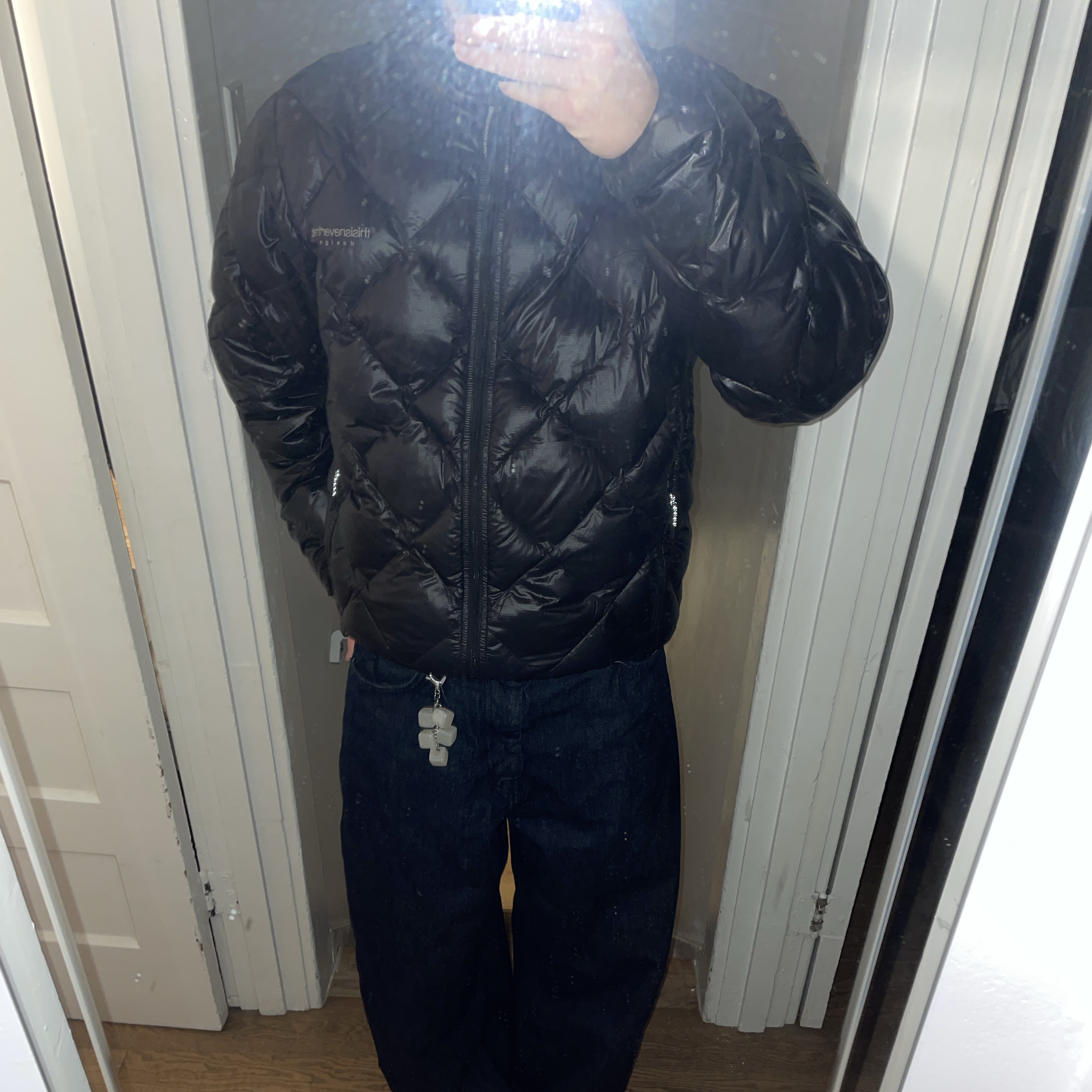 thisisneverthat Ultralight Down Jacket Black 착용 스타일 - 2