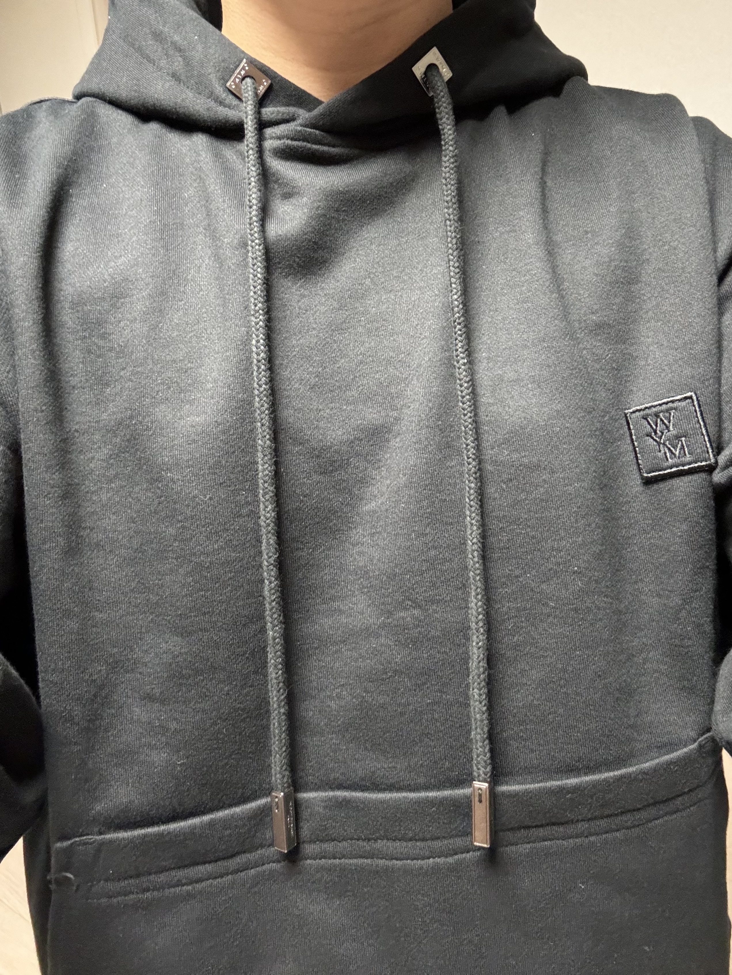 Wooyoungmi Flower Back Logo Hooded T-Shirt Black - 24SS 착용 스타일 - 3