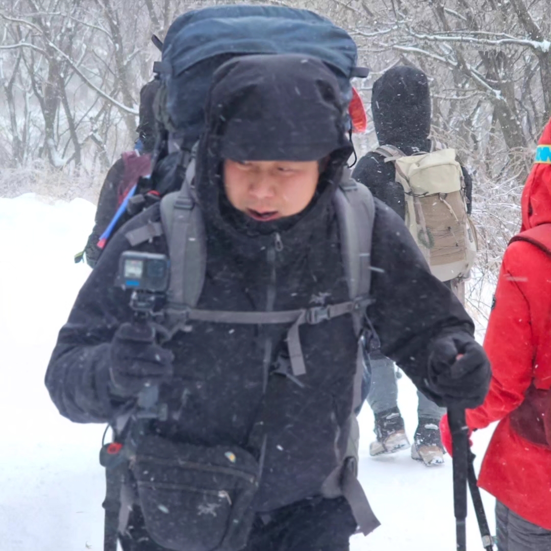 Arc'teryx Beta LT Jacket Black, Arc'teryx Mantis 2 Waistpack Black 착용 스타일