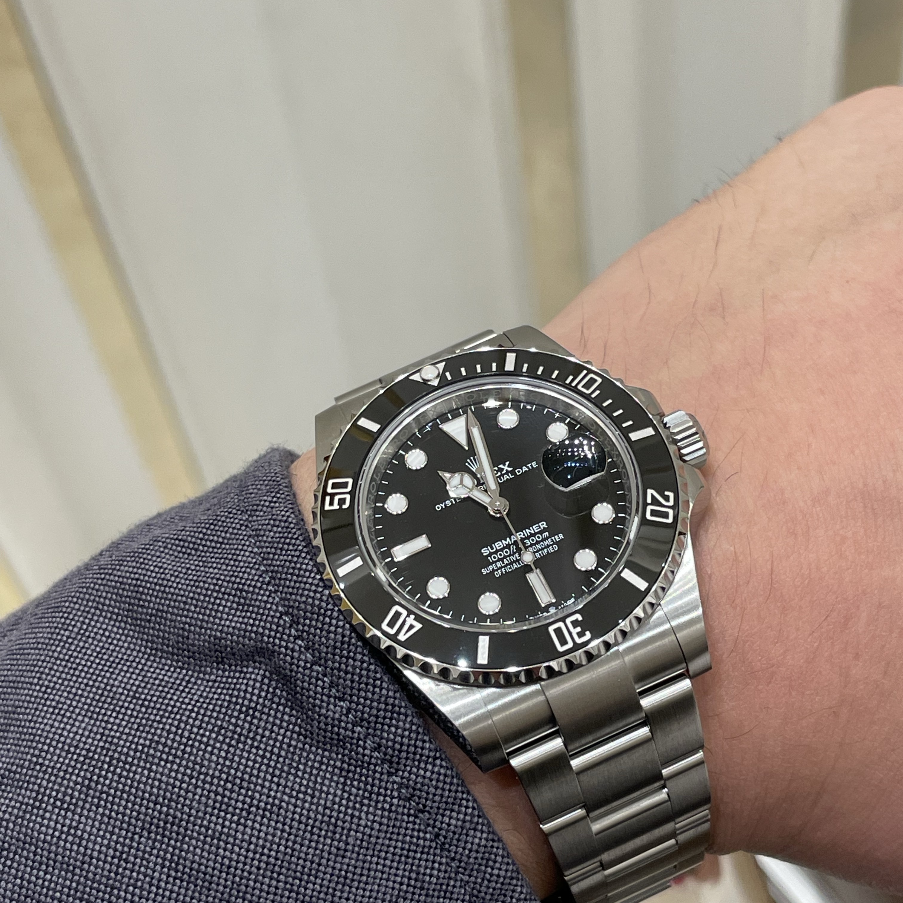 Rolex Submariner Date 41mm 126610LN Black Oyster 착용 스타일