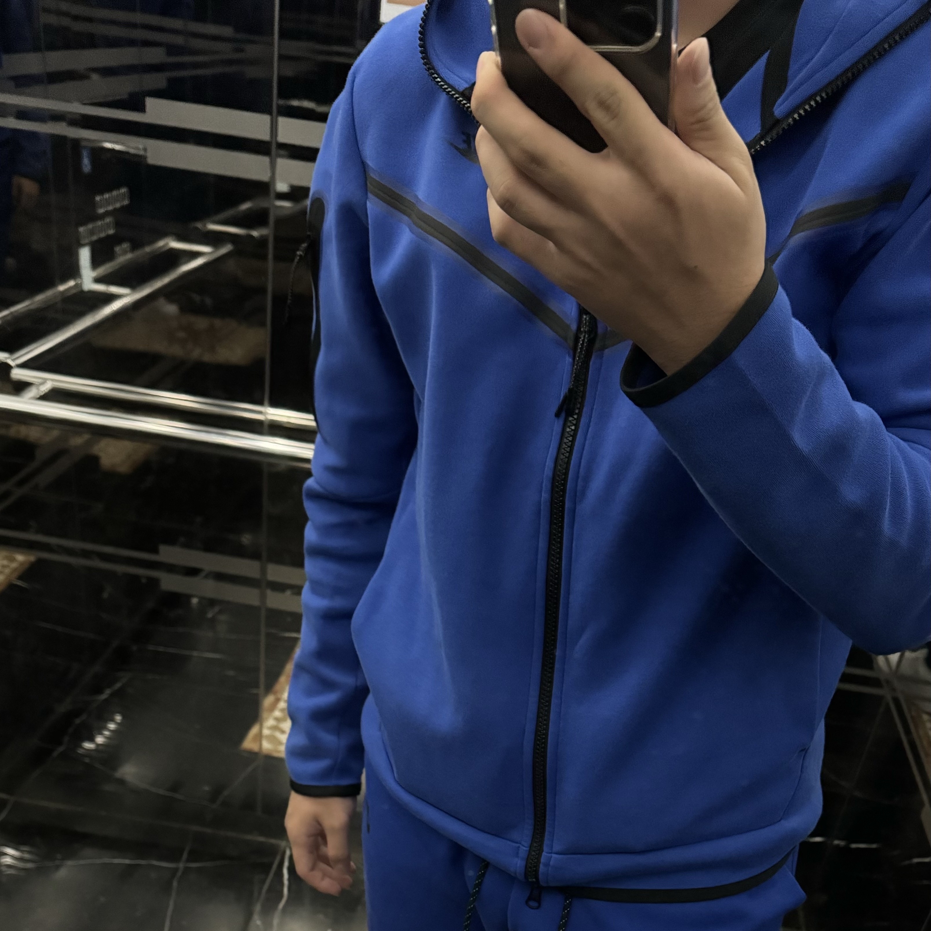 Nike NSW Tech Fleece Full Zip Hoodie Black - Asia, Nike NSW Tech Fleece Windrunner Full Zip Hoodie Sea Glass - Asia 착용 스타일 - 1