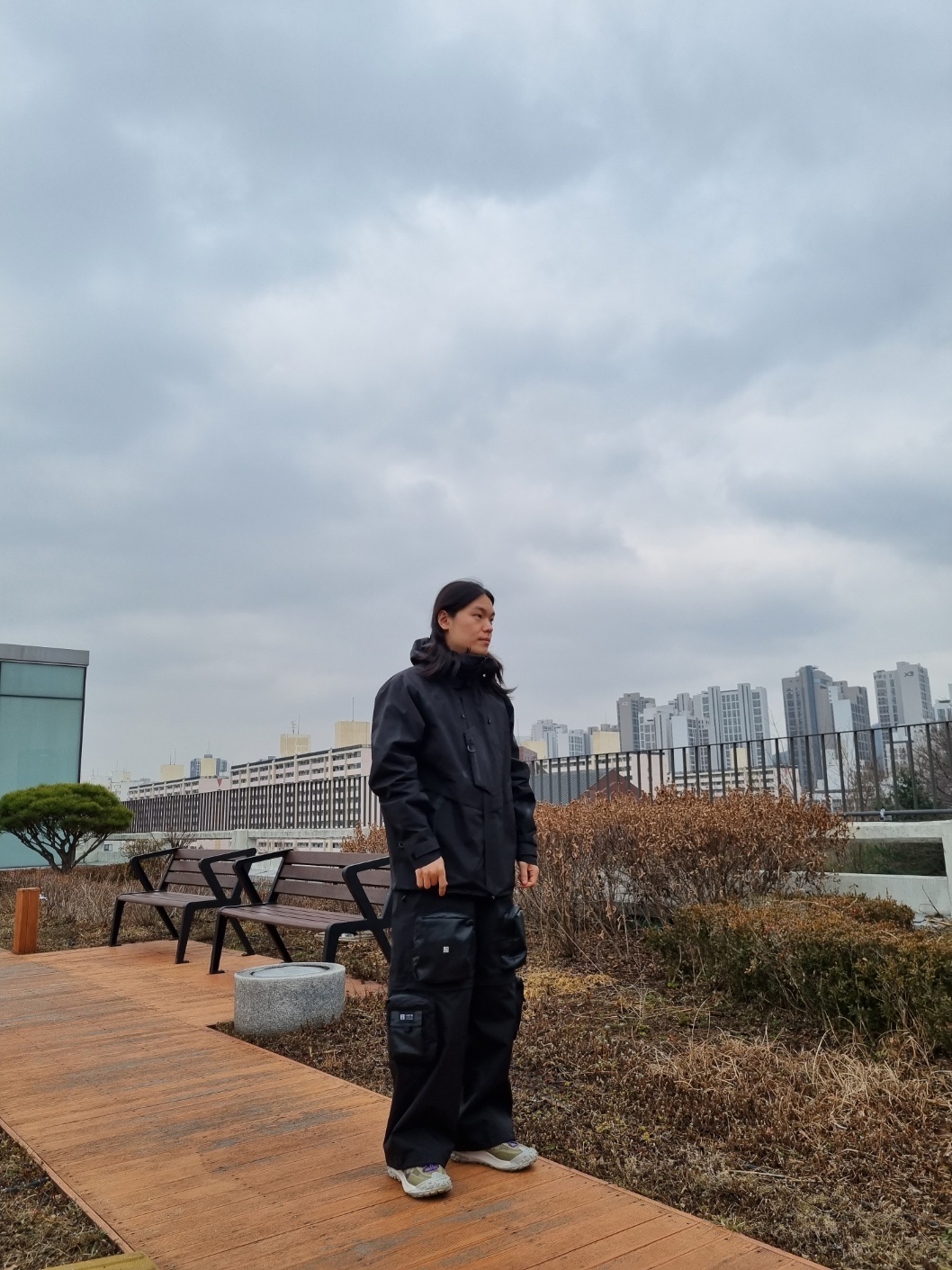 HRTM H114 Hexagon Poket 3L Jacket Black, HRTM M103  Zip-Off 3L Pants Black 착용 스타일 - 2