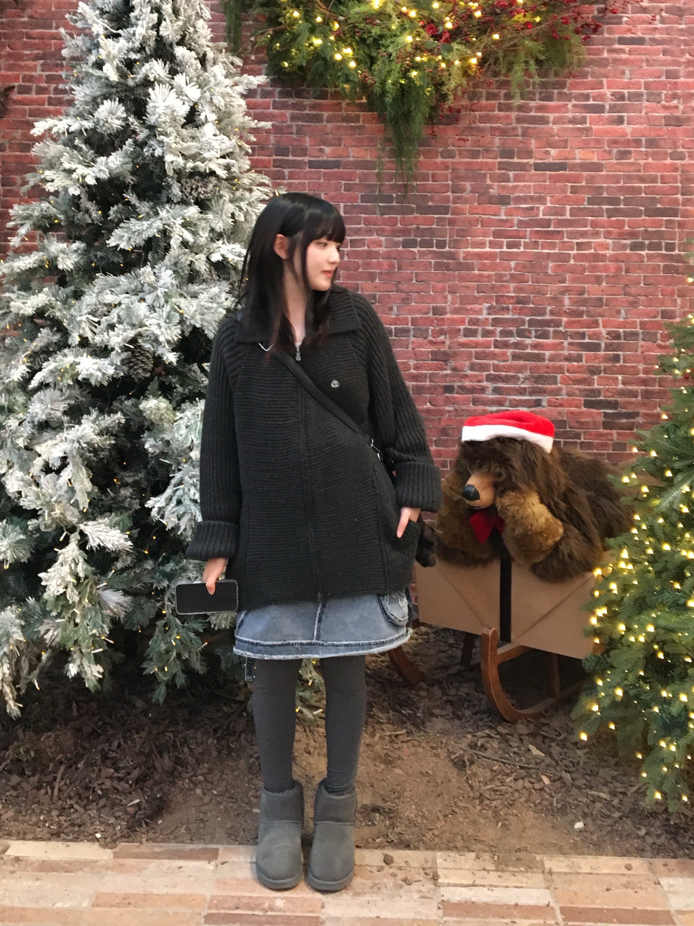 (W) UGG Classic Mini II Boots Grey 착용 스타일 - 2