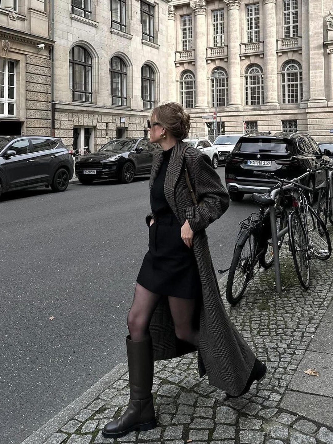 (W) Miu Miu Leather Boots Black 착용 스타일 - 2