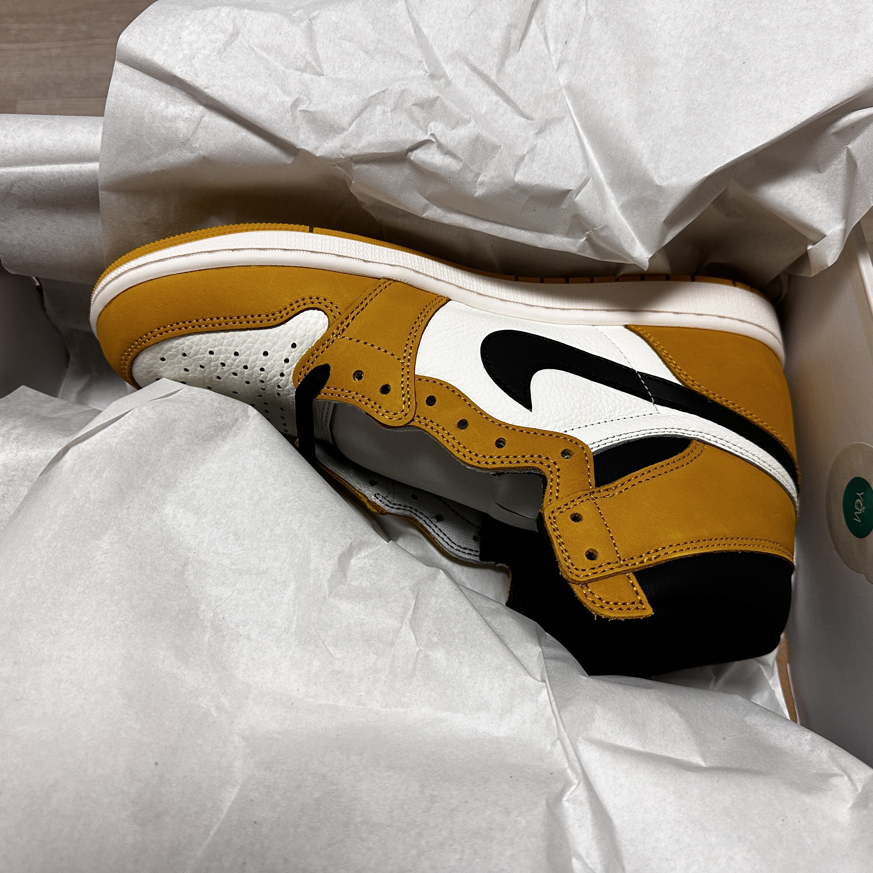 Jordan 1 Retro High OG Yellow Ochre 착용 스타일 - 2