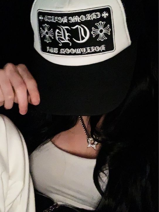 Chrome Hearts CH Hollywood Trucker Hat Black White 착용 스타일