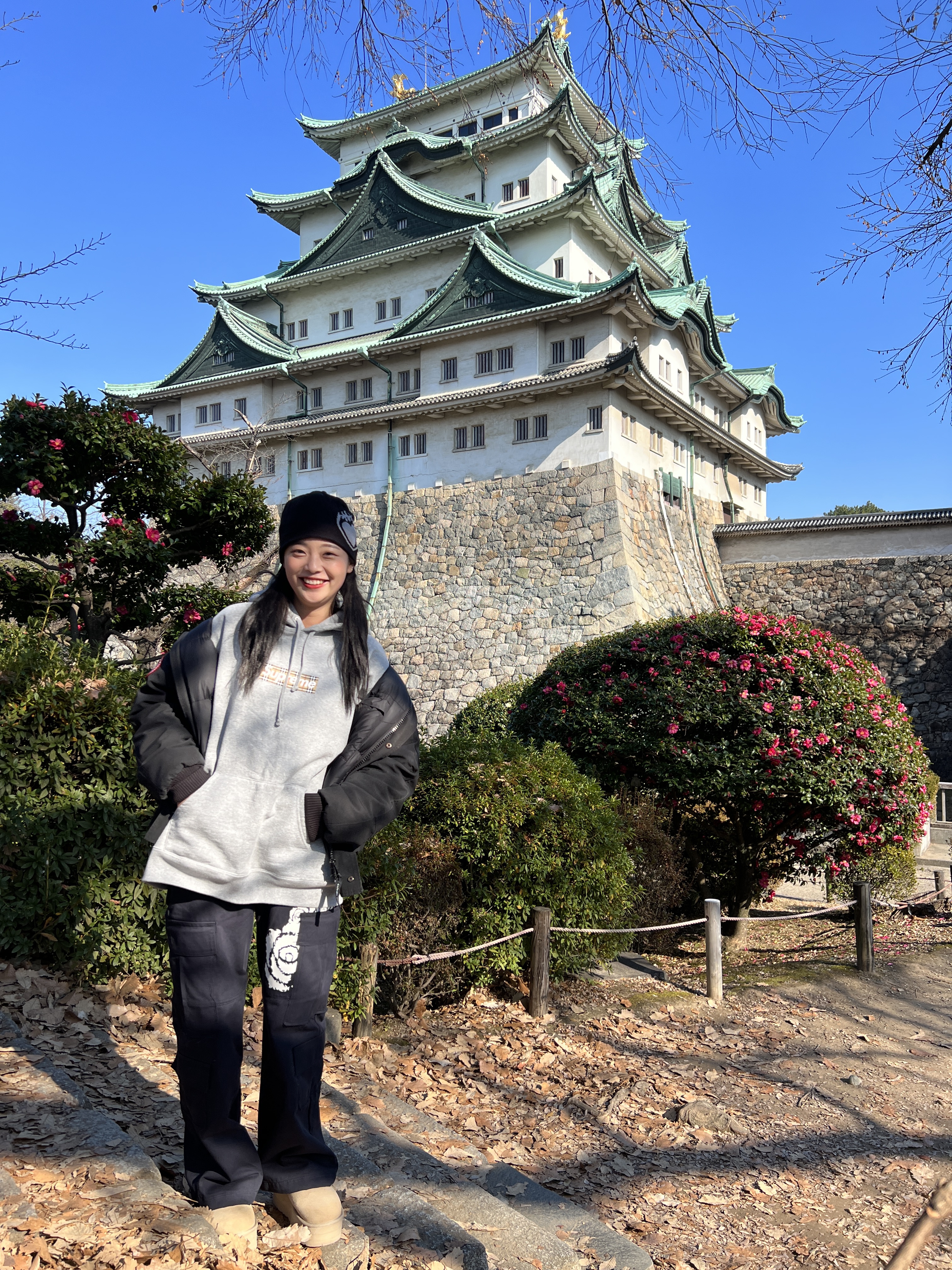 (W) UGG Classic Ultra Mini Platform Mustard Seed, Supreme x Burberry Box Logo Hooded Sweatshirt Heather Grey - 22SS 착용 스타일 - 4