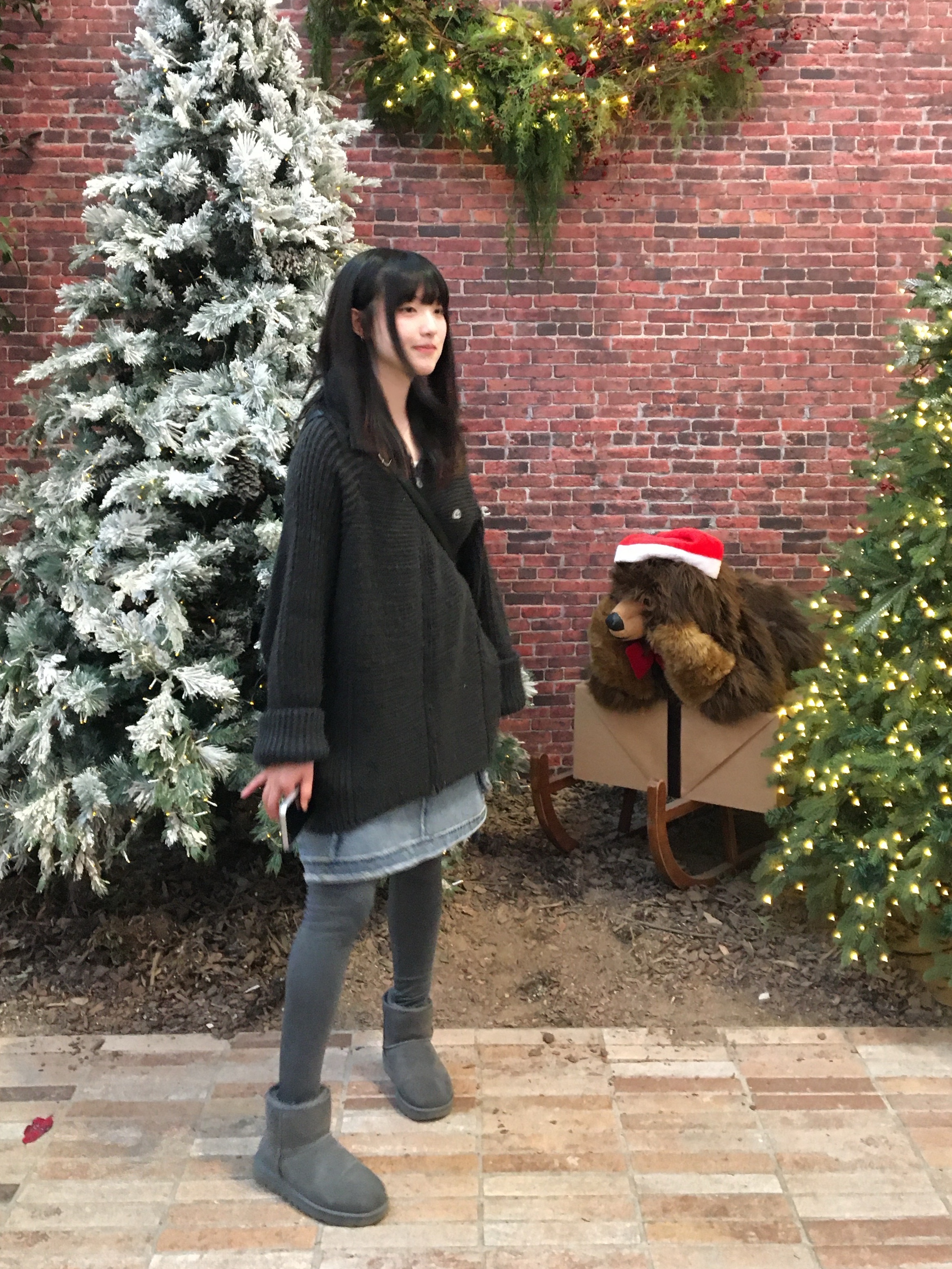(W) UGG Classic Mini II Boots Grey 착용 스타일 - 1